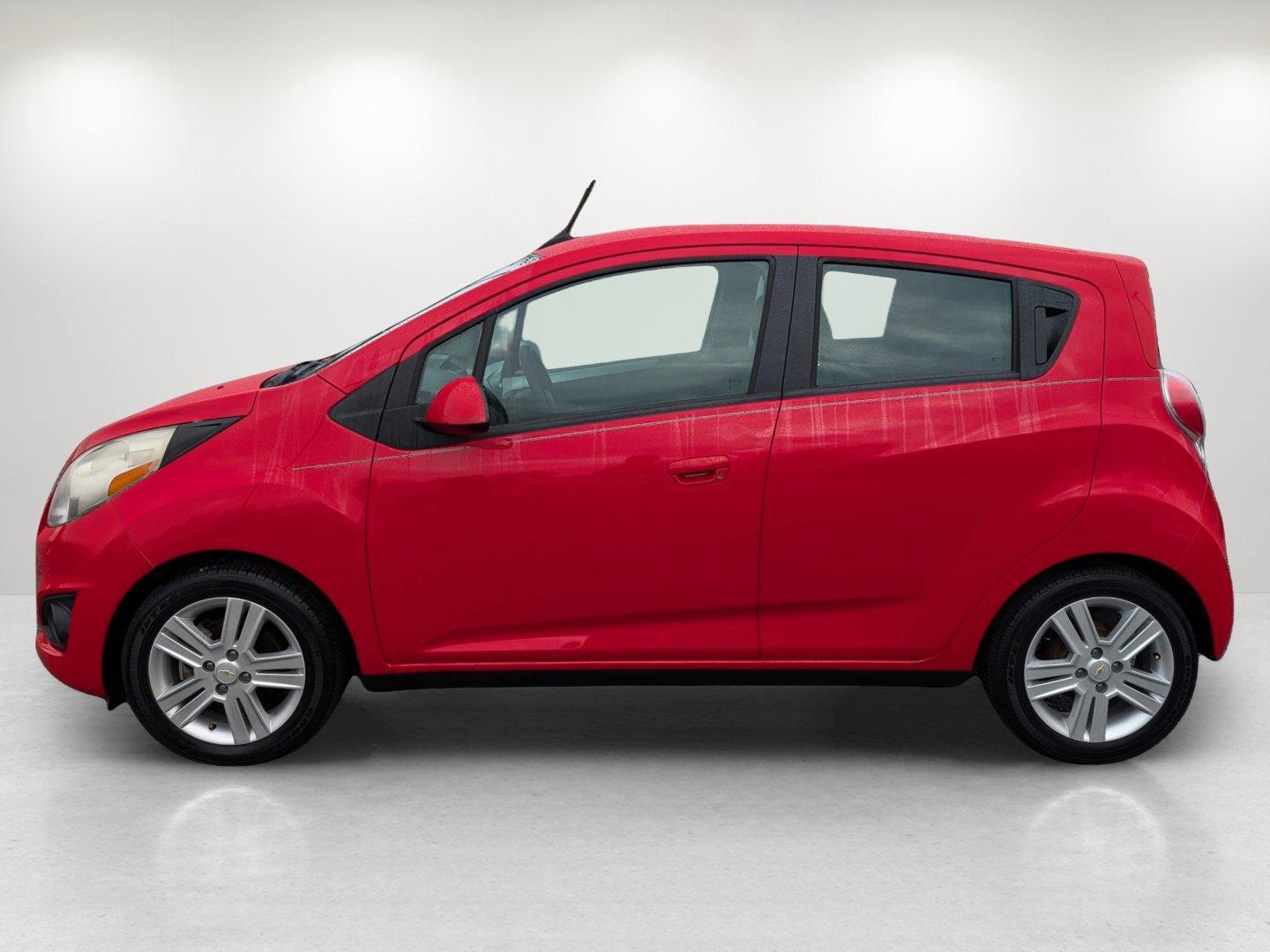 2013 /Silver w/Silver trim Chevrolet Spark LS (KL8CB6S92DC) with an Gas I4 1.2L/73 engine, 4-Speed Automatic transmission, located at 1430 Gateway Drive, Opelika, AL, 36801, (334) 239-0944, 32.637871, -85.409790 - 2013 Chevrolet Spark LS - Photo#7