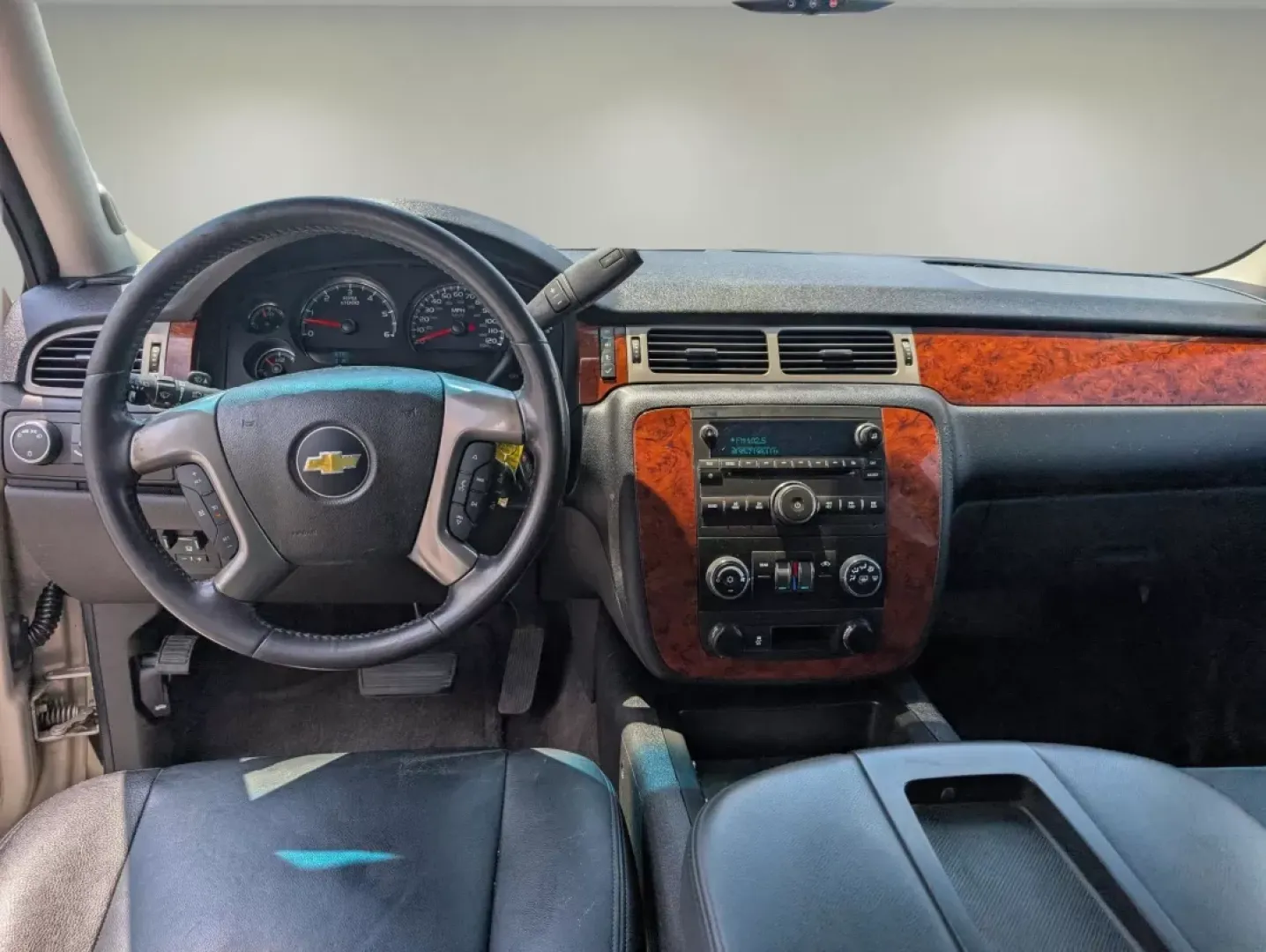 2013 /Ebony Chevrolet Suburban LS (1GNSCHE00DR) with an Other engine, located at 5115 14th Ave., Columbus, GA, 31904, (706) 323-0345, 32.511494, -84.971046 - ### Experience Adventure with the 2013 Chevrolet Suburban at Gils Auto Phenix City<br /> <br /> Are you ready to elevate your family adventures or daily commutes? The 2013 Chevrolet Suburban is your ticket to a life filled with excitement, comfort, and unparalleled capability. Whether you're transp - Photo#12