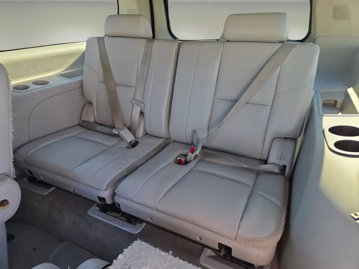 2013 /Light Titanium/Dark Titanium Chevrolet Suburban LTZ (1GNSCKE02DR) with an Other engine, located at 804 22nd Ave, Phenix City, AL, 36870, (334) 297-1860, 32.484749, -85.024475 - Step into a world of adventure and family bonding with this 2013 Chevrolet Suburban LTZ, available now at Gils Auto in Phenix City, AL. Ideal for growing families or anyone who loves the open road, this spacious SUV combines luxury, comfort, and versatility for those seeking a reliable vehicle for e - Photo#13