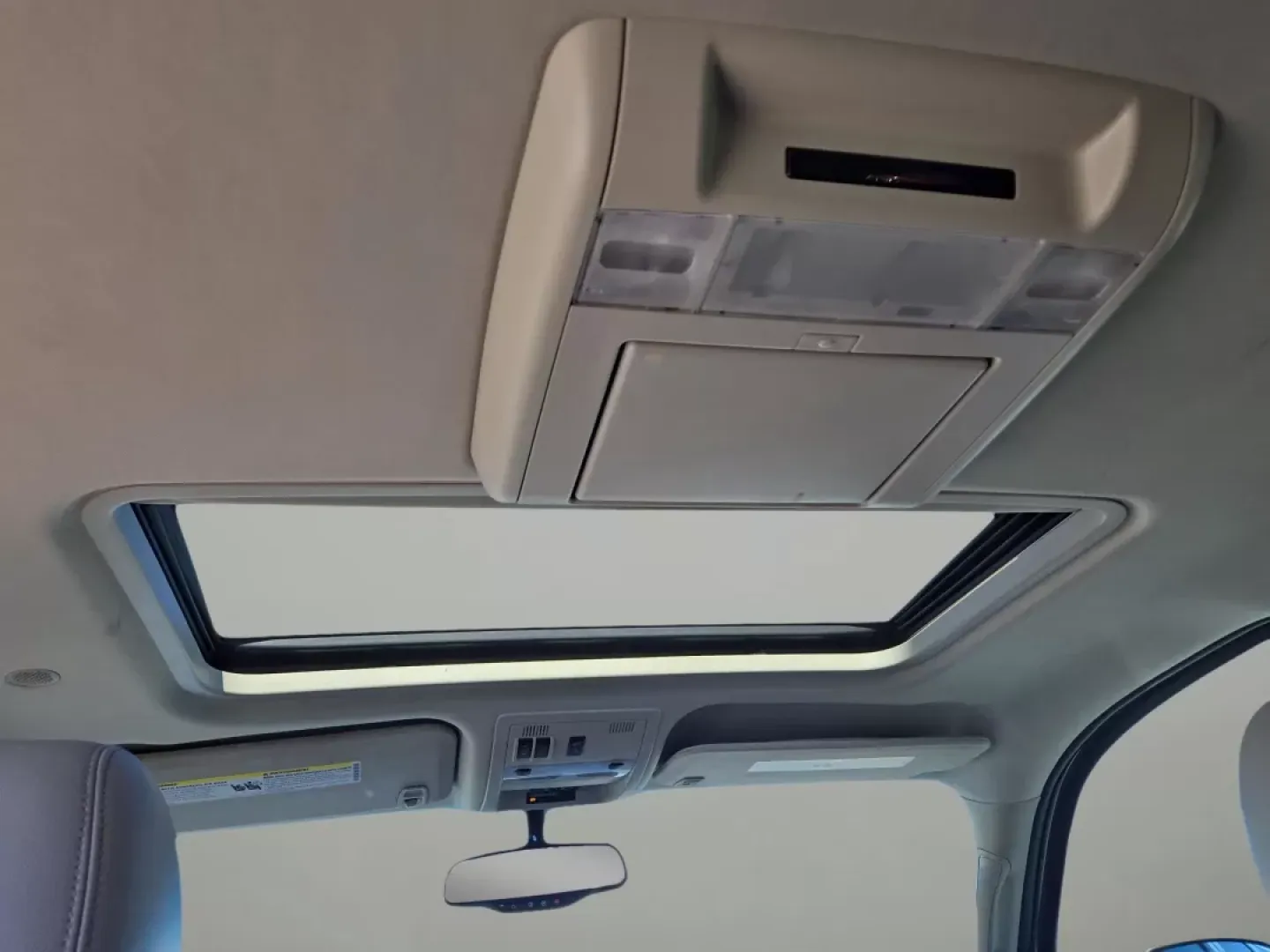 2013 /Light Titanium/Dark Titanium Chevrolet Suburban LTZ (1GNSCKE02DR) with an Other engine, located at 804 22nd Ave, Phenix City, AL, 36870, (334) 297-1860, 32.484749, -85.024475 - Step into a world of adventure and family bonding with this 2013 Chevrolet Suburban LTZ, available now at Gils Auto in Phenix City, AL. Ideal for growing families or anyone who loves the open road, this spacious SUV combines luxury, comfort, and versatility for those seeking a reliable vehicle for e - Photo#17