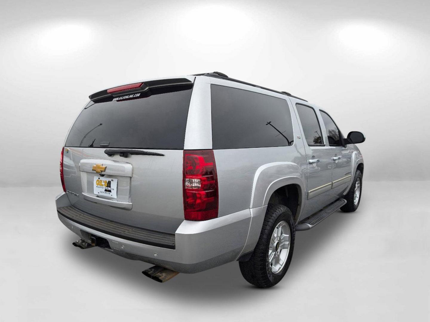 2013 /Ebony Chevrolet Suburban LT (1GNSKJE77DR) with an Gas/Ethanol V8 5.3L/323 engine, 6-Speed Automatic transmission, located at 1430 Gateway Drive, Opelika, AL, 36801, (334) 239-0944, 32.637871, -85.409790 - 2013 Chevrolet Suburban LT - Photo#4