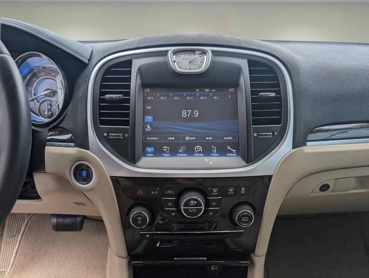 2013 /Black/Light Frost Beige Chrysler 300 (2C3CCAAG3DH) with an Gas/Ethanol V6 3.6L/220 engine, 8-Speed Automatic transmission, located at 3959 U.S. 80 W, Phenix City, AL, 36870, (334) 297-4885, 32.469296, -85.135185 - 2013 Chrysler 300 - Photo#14