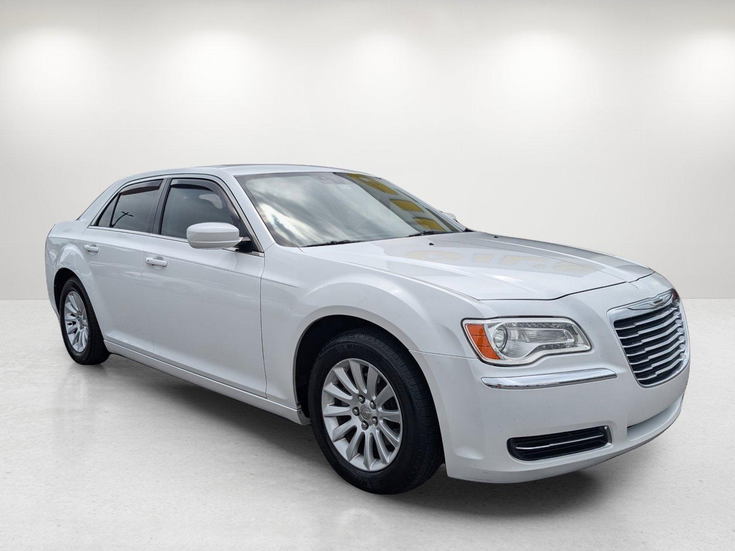 2013 /Black/Light Frost Beige Chrysler 300 (2C3CCAAG3DH) with an Gas/Ethanol V6 3.6L/220 engine, 8-Speed Automatic transmission, located at 3959 U.S. 80 W, Phenix City, AL, 36870, (334) 297-4885, 32.469296, -85.135185 - 2013 Chrysler 300 - Photo#2