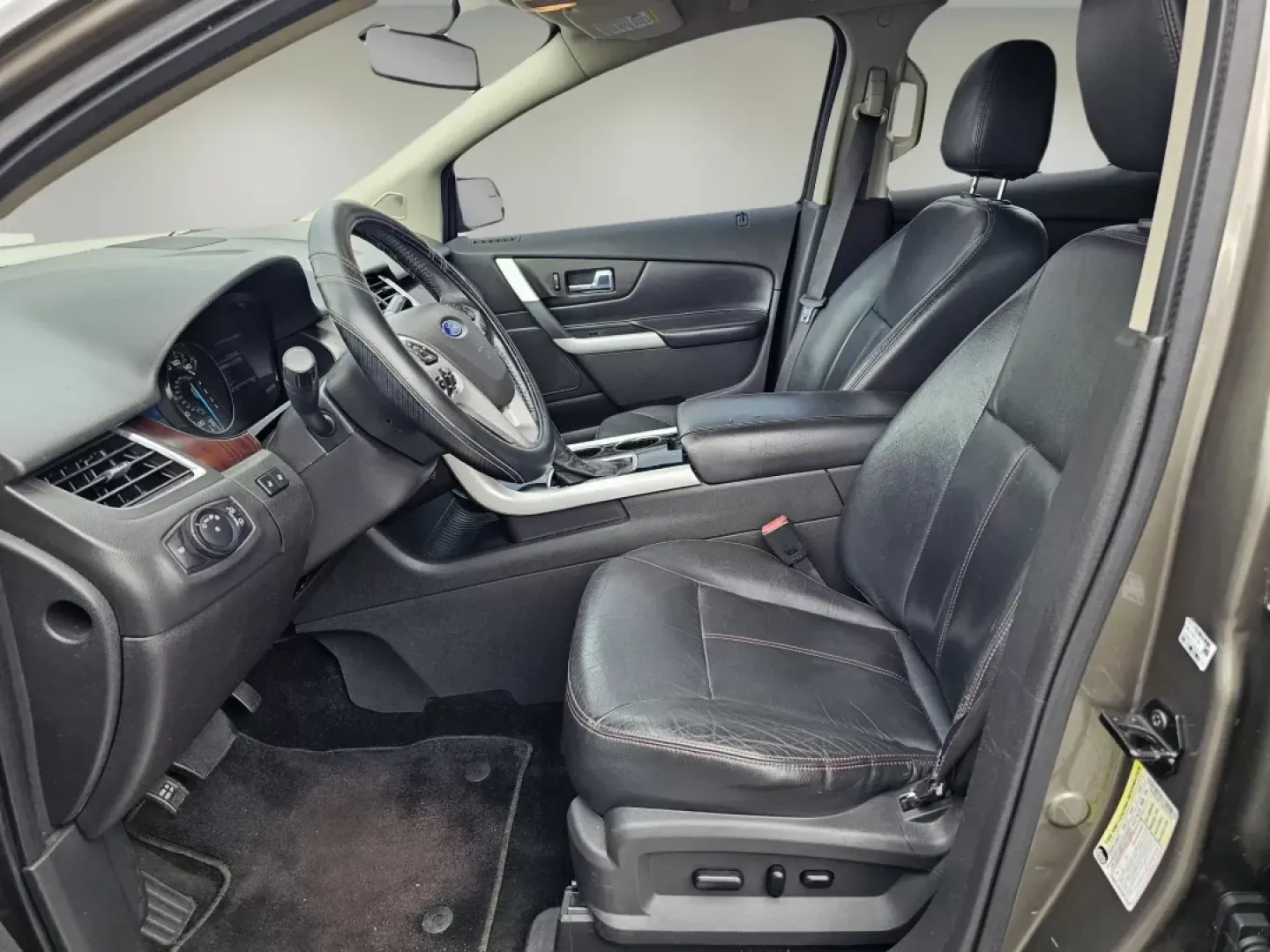 2013 Ford Edge Limited (2FMDK3KC3DB) with an Other engine, located at 1430 Gateway Drive, Opelika, AL, 36801, (334) 239-0944, 32.637871, -85.409790 - Are you ready to elevate your daily drives or embark on new adventures? The 2013 Ford Edge Limited is the perfect SUV for those who crave versatility and comfort, whether you're transporting the family, commuting to work, or planning a weekend getaway. At Gils Auto, located at 3959 U.S. 80 W in Phen - Photo#9