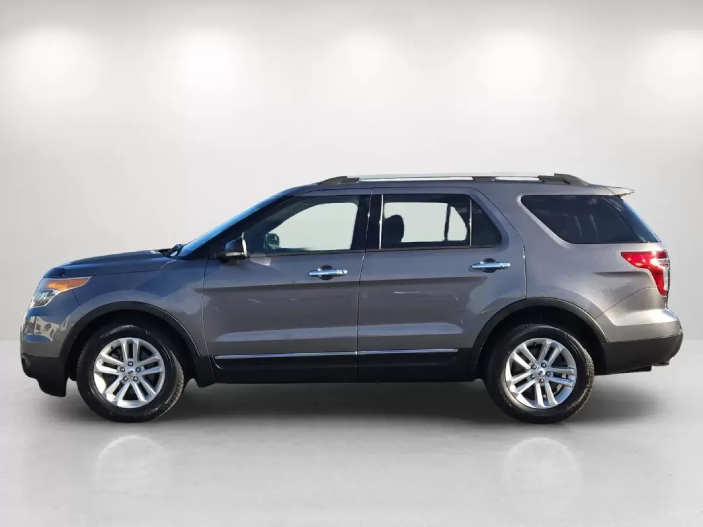 2013 Ford Explorer XLT (1FM5K7D88DG) with an Other engine, located at 3959 U.S. 80 W, Phenix City, AL, 36870, (334) 297-4885, 32.469296, -85.135185 - **Explore Life's Adventures in a 2013 Ford Explorer XLT!** <br /> <br /> Are you searching for a reliable vehicle that can keep up with your bustling lifestyle? Look no further! This 2013 Ford Explorer XLT is the perfect companion for growing families, weekend adventurers, or anyone needing a spacio - Photo#9