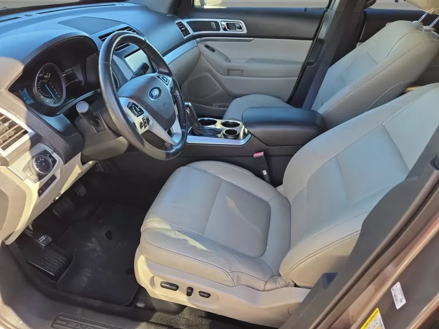 2013 Ford Explorer XLT (1FM5K7D88DG) with an Other engine, located at 3959 U.S. 80 W, Phenix City, AL, 36870, (334) 297-4885, 32.469296, -85.135185 - **Explore Life's Adventures in a 2013 Ford Explorer XLT!** <br /> <br /> Are you searching for a reliable vehicle that can keep up with your bustling lifestyle? Look no further! This 2013 Ford Explorer XLT is the perfect companion for growing families, weekend adventurers, or anyone needing a spacio - Photo#12