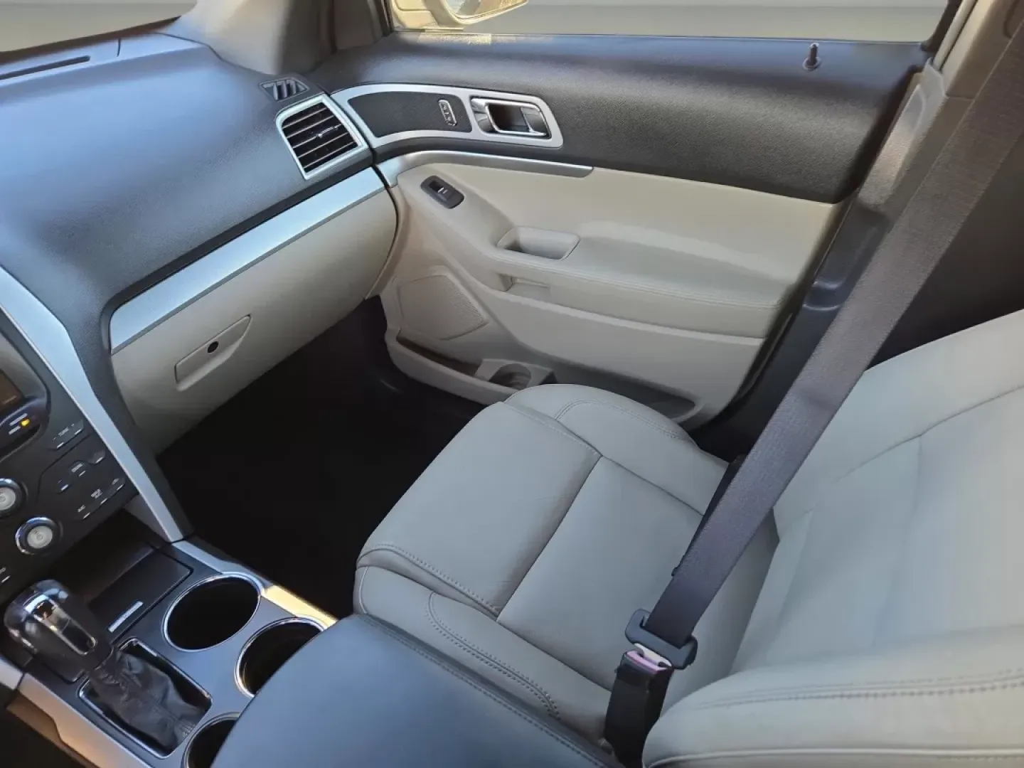 2013 Ford Explorer XLT (1FM5K7D88DG) with an Other engine, located at 3959 U.S. 80 W, Phenix City, AL, 36870, (334) 297-4885, 32.469296, -85.135185 - **Explore Life's Adventures in a 2013 Ford Explorer XLT!** <br /> <br /> Are you searching for a reliable vehicle that can keep up with your bustling lifestyle? Look no further! This 2013 Ford Explorer XLT is the perfect companion for growing families, weekend adventurers, or anyone needing a spacio - Photo#16