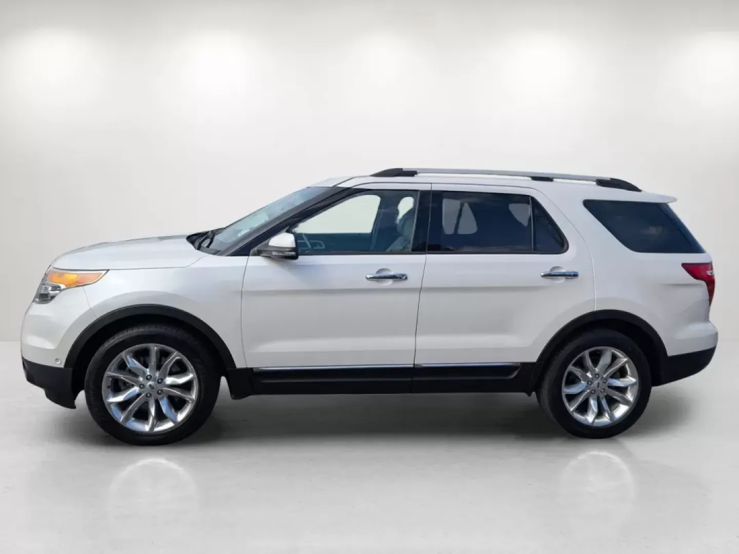 2013 Ford Explorer Limited (1FM5K7F8XDG) with an Other engine, located at 3959 U.S. 80 W, Phenix City, AL, 36870, (334) 297-4885, 32.469296, -85.135185 - 2013 Ford Explorer Limited - Photo#5