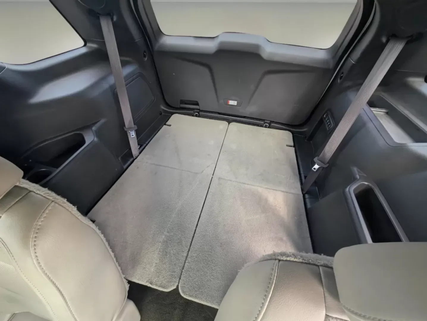 2013 Ford Explorer Limited (1FM5K7F8XDG) with an Other engine, located at 3959 U.S. 80 W, Phenix City, AL, 36870, (334) 297-4885, 32.469296, -85.135185 - 2013 Ford Explorer Limited - Photo#8