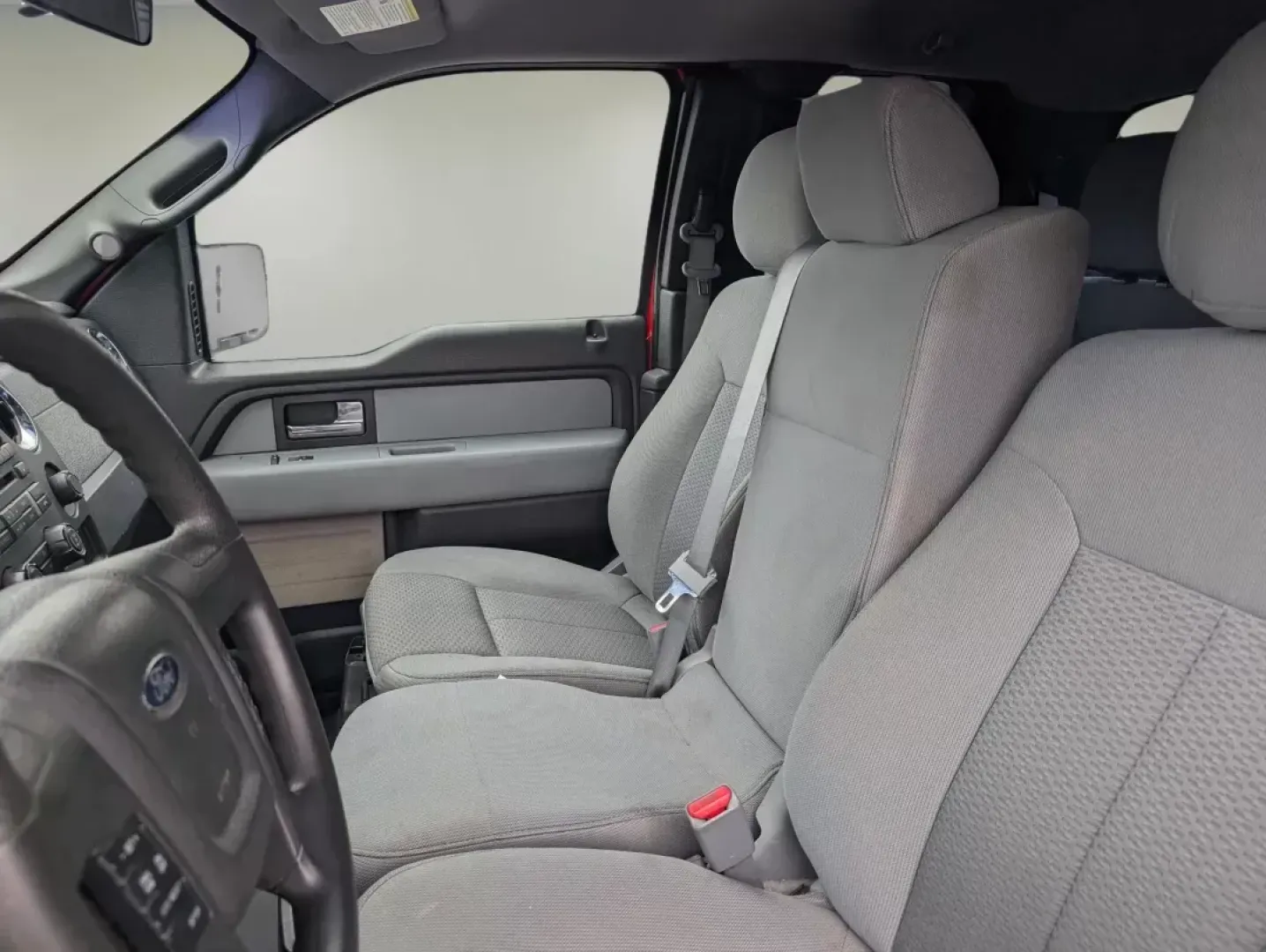 2013 Ford F-150 STX (1FTFX1CF9DF) with an Other engine, located at 1430 Gateway Drive, Opelika, AL, 36801, (334) 239-0944, 32.637871, -85.409790 - Are you ready to take your adventures to the next level? The 2013 Ford F-150 STX, now available at Gils Auto in Opelika, AL, is the perfect truck for budget-conscious buyers seeking reliability and versatility. With its robust body, spacious interior, and striking red exterior, this extended cab pic - Photo#9
