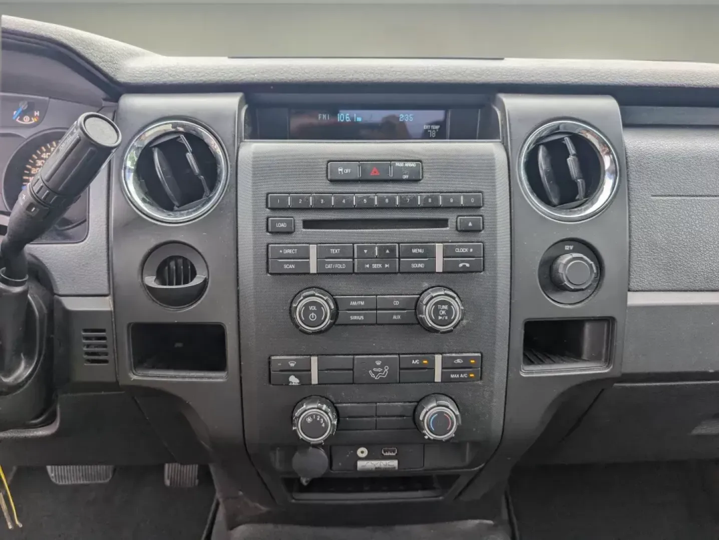 2013 Ford F-150 STX (1FTFX1CF9DF) with an Other engine, located at 1430 Gateway Drive, Opelika, AL, 36801, (334) 239-0944, 32.637871, -85.409790 - Are you ready to take your adventures to the next level? The 2013 Ford F-150 STX, now available at Gils Auto in Opelika, AL, is the perfect truck for budget-conscious buyers seeking reliability and versatility. With its robust body, spacious interior, and striking red exterior, this extended cab pic - Photo#14
