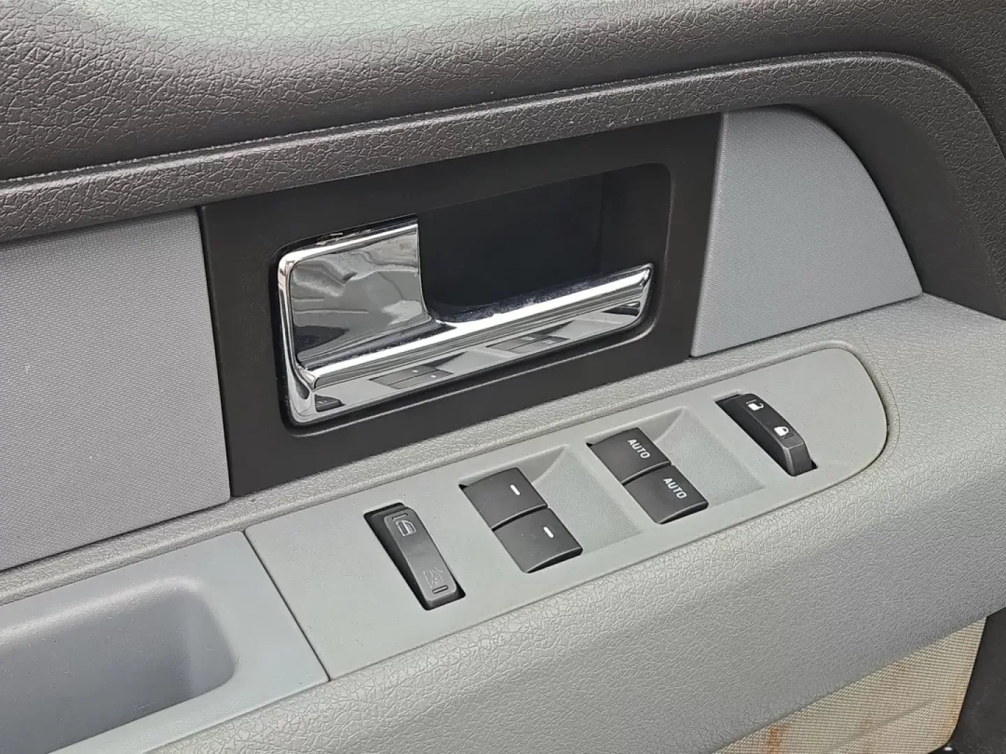 2013 Ford F-150 STX (1FTEX1CM0DF) with an Other engine, located at 5115 14th Ave., Columbus, GA, 31904, (706) 323-0345, 32.511494, -84.971046 - **Adventure Awaits with this 2013 Ford F-150 Extended Cab! Perfect for Work or Play!**<br /> <br /> Are you ready to elevate your lifestyle? Whether you're hauling gear for a weekend camping trip, transporting your growing family, or needing a reliable companion for daily commutes, the 2013 Ford F-1 - Photo#10