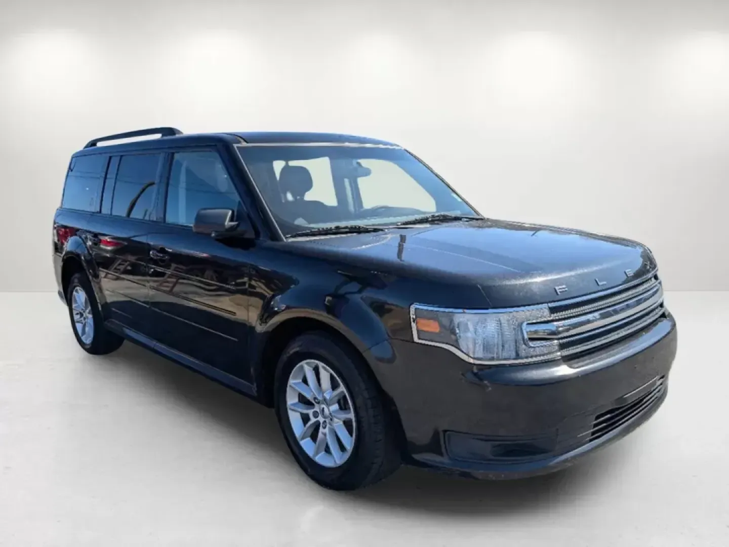 2013 Ford Flex SE (2FMGK5B80DB) with an Gas V6 3.5L/213 engine, 6-Speed Automatic transmission, located at 1430 Gateway Drive, Opelika, AL, 36801, (334) 239-0944, 32.637871, -85.409790 - **Discover the Perfect Family Crossover at Gils Auto - Opelika!**<br /> <br /> Are you ready to elevate your family adventures and weekend getaways? The 2013 Ford Flex SE is the crossover that seamlessly merges style, comfort, and functionality. This spacious vehicle is perfect for growing families - Photo#3