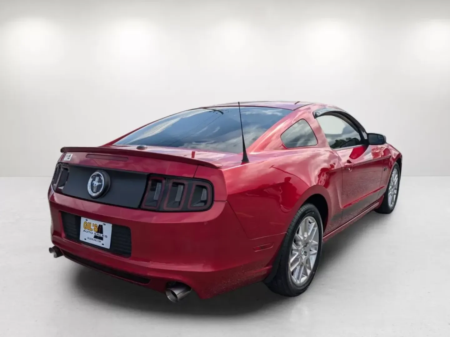 2013 Ford Mustang (1ZVBP8AM2D5) with an Other engine, located at 1430 Gateway Drive, Opelika, AL, 36801, (334) 239-0944, 32.637871, -85.409790 - Experience the thrill of the open road with the 2013 Ford Mustang a perfect blend of style, power, and affordability. Whether you're a weekend warrior seeking adventure or a daily commuter looking to make your drive more exciting, this striking maroon coupe brings a blend of performance and comfort - Photo#4