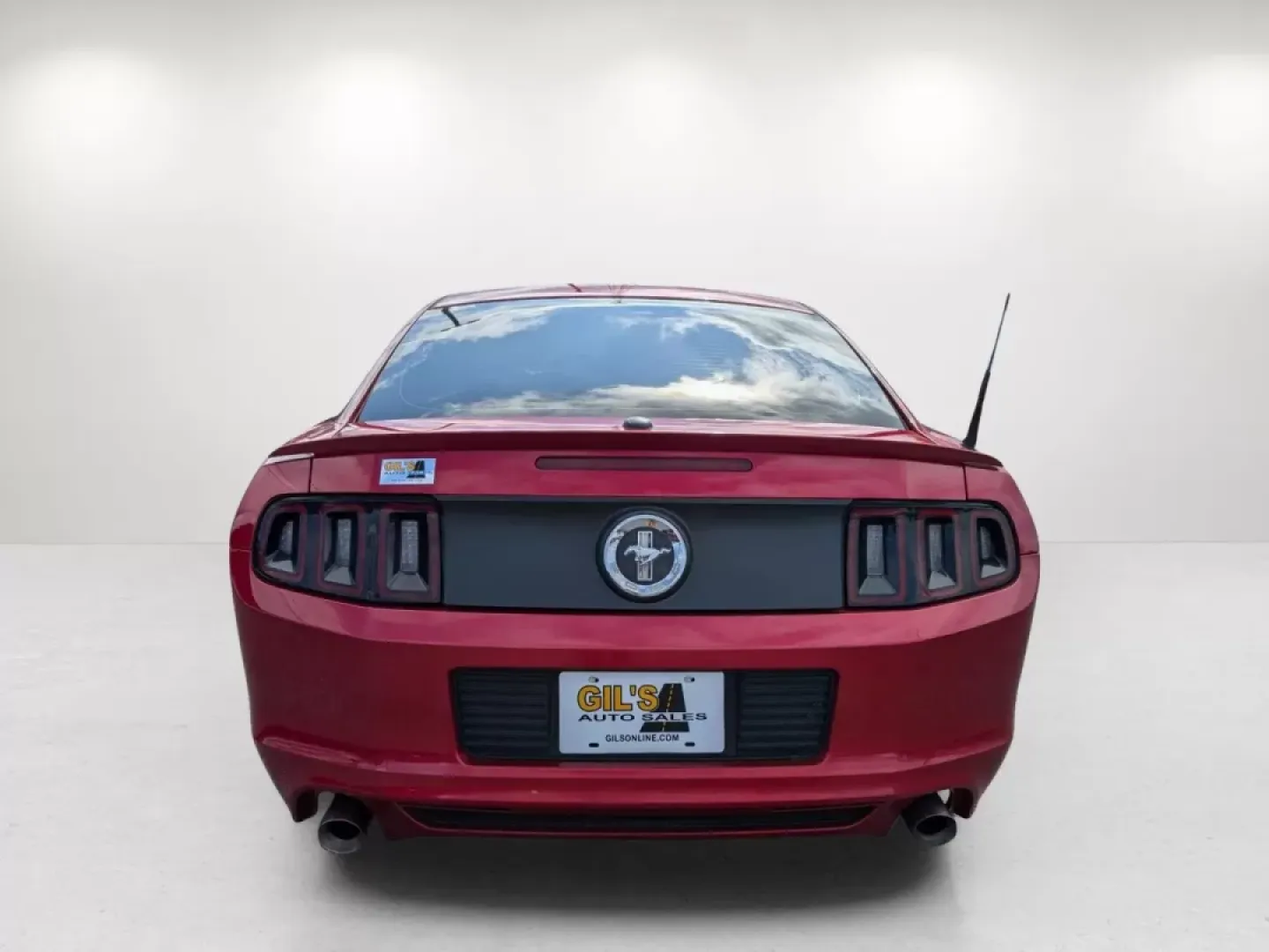 2013 Ford Mustang (1ZVBP8AM2D5) with an Other engine, located at 1430 Gateway Drive, Opelika, AL, 36801, (334) 239-0944, 32.637871, -85.409790 - Experience the thrill of the open road with the 2013 Ford Mustang a perfect blend of style, power, and affordability. Whether you're a weekend warrior seeking adventure or a daily commuter looking to make your drive more exciting, this striking maroon coupe brings a blend of performance and comfort - Photo#5