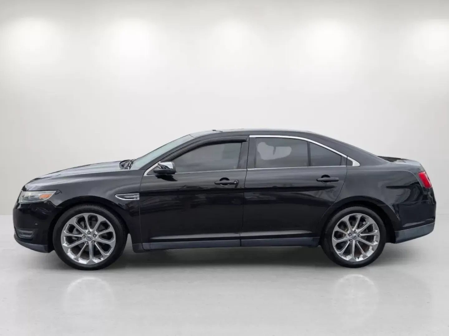 2013 Ford Taurus Limited (1FAHP2F88DG) with an Other engine, located at 521 Old Farm Lane Rd, Prattville, AL, 36066, (334) 325-1505, 32.482460, -86.416367 - Elevate your daily commute with the perfect blend of comfort, style, and technology in this stunning 2013 Ford Taurus Limited! Whether you're commuting to work in downtown Prattville or heading out for a weekend getaway with the family, this sedan is designed to meet all your driving needs. With its - Photo#7