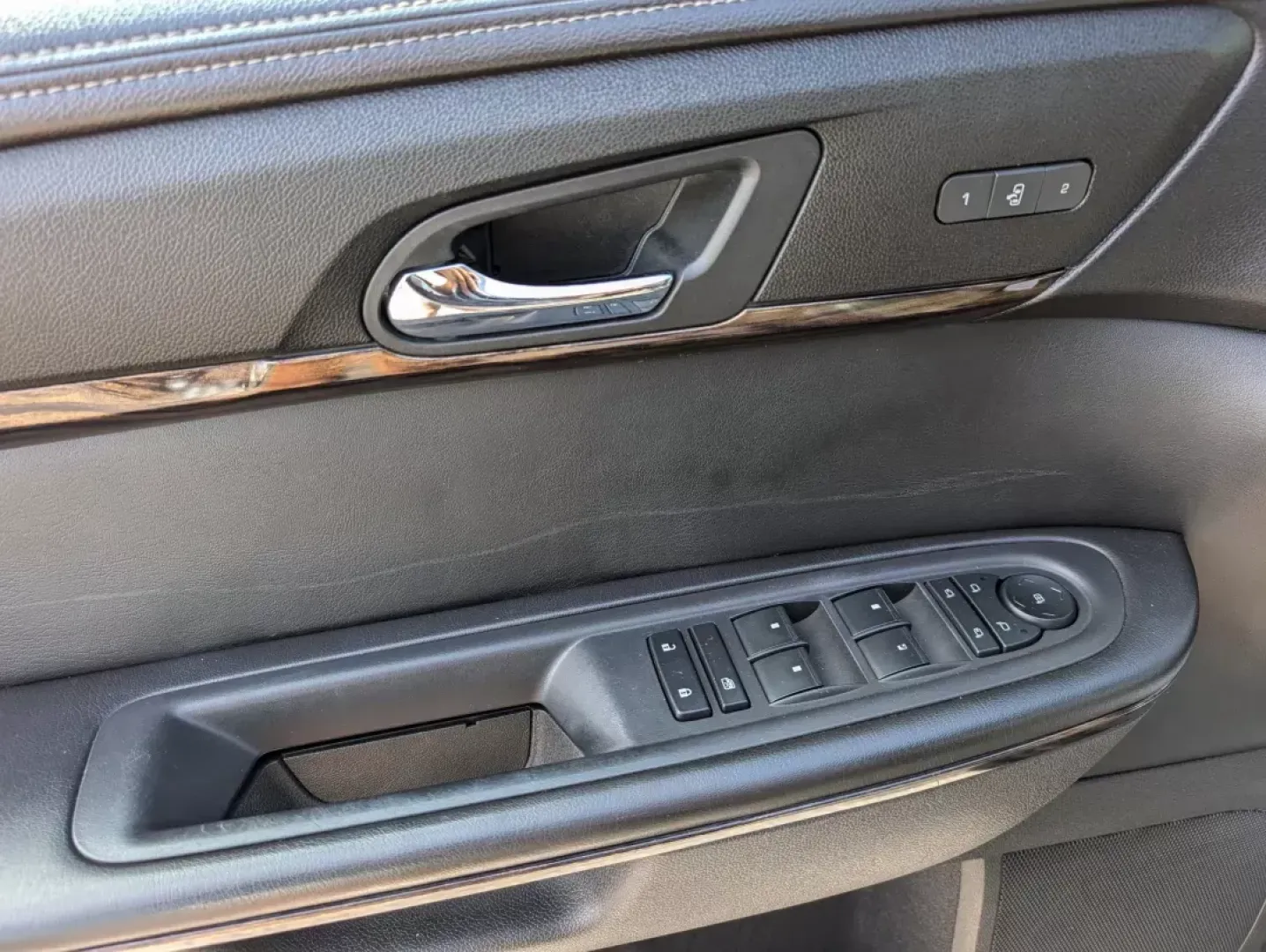 2013 /Ebony GMC Acadia Denali (1GKKRTKD3DJ) with an Gas V6 3.6L/220 engine, 6-Speed Automatic transmission, located at 3959 U.S. 80 W, Phenix City, AL, 36870, (334) 297-4885, 32.469296, -85.135185 - 2013 GMC Acadia Denali - Photo#9