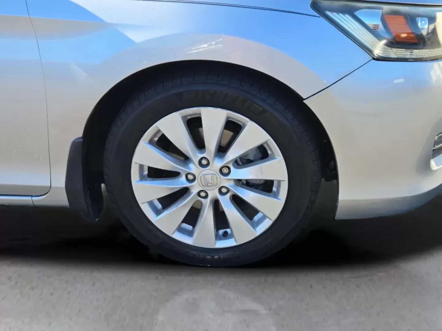 2013 Honda Accord Sdn EX-L (1HGCR2F87DA) with an Other engine, located at 5115 14th Ave., Columbus, GA, 31904, (706) 323-0345, 32.511494, -84.971046 - **Discover Your Ideal Commute Companion: 2013 Honda Accord EX-L at Gils Auto, Phenix City, AL**<br /> <br /> Are you searching for a reliable, stylish sedan that elevates your daily commute while providing comfort and advanced technology? Look no further than the stunning 2013 Honda Accord EX-L avai - Photo#2