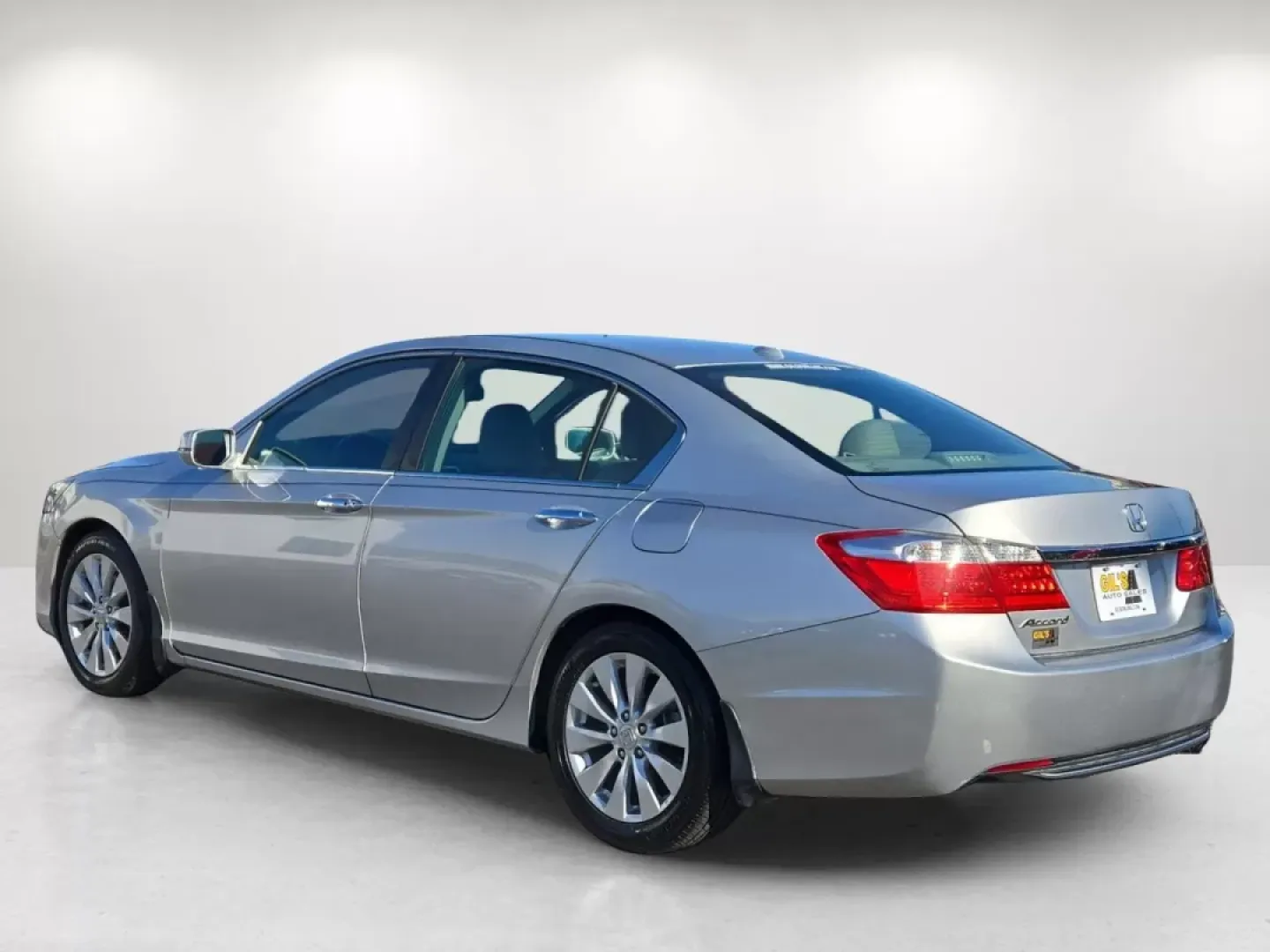 2013 Honda Accord Sdn EX-L (1HGCR2F87DA) with an Other engine, located at 5115 14th Ave., Columbus, GA, 31904, (706) 323-0345, 32.511494, -84.971046 - **Discover Your Ideal Commute Companion: 2013 Honda Accord EX-L at Gils Auto, Phenix City, AL**<br /> <br /> Are you searching for a reliable, stylish sedan that elevates your daily commute while providing comfort and advanced technology? Look no further than the stunning 2013 Honda Accord EX-L avai - Photo#7