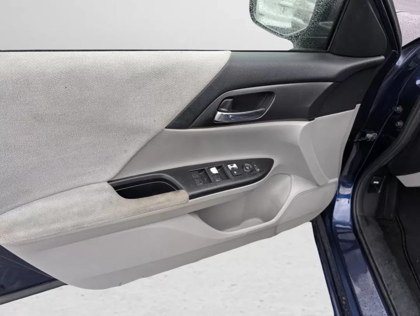 2013 Honda Accord Sdn LX (1HGCR2F38DA) with an Other engine, located at 804 22nd Ave, Phenix City, AL, 36870, (334) 297-1860, 32.484749, -85.024475 - **Your Road Trip Companion Awaits: 2013 Honda Accord LX at Gils Auto in Phenix City, AL!**<br /> <br /> Are you searching for the perfect vehicle that balances reliability, comfort, and affordability? Look no further! At Gils Auto, we understand that life can be unpredictable, and that's why we offe - Photo#8