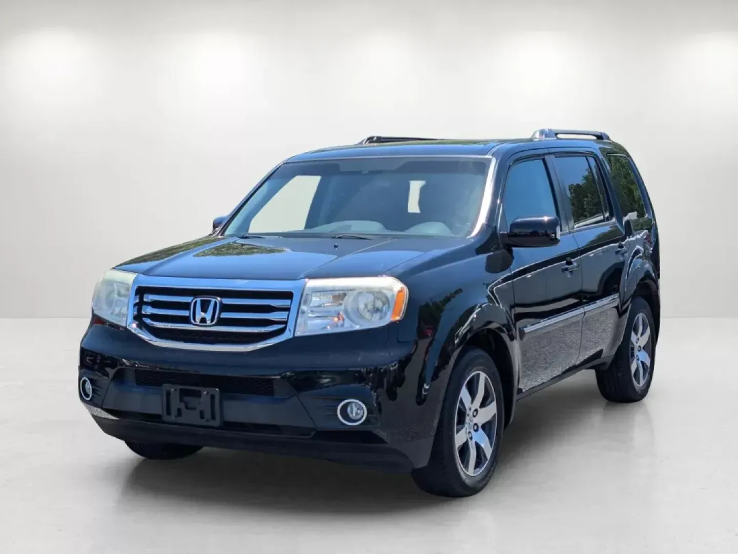2013 Honda Pilot Touring (5FNYF4H99DB) with an Gas V6 3.5L/212 engine, 5-Speed Automatic transmission, located at 3959 U.S. 80 W, Phenix City, AL, 36870, (334) 297-4885, 32.469296, -85.135185 - 2013 Honda Pilot Touring - Photo#1