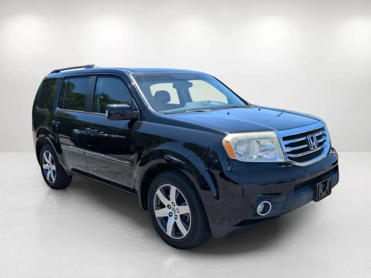 2013 Honda Pilot Touring (5FNYF4H99DB) with an Gas V6 3.5L/212 engine, 5-Speed Automatic transmission, located at 3959 U.S. 80 W, Phenix City, AL, 36870, (334) 297-4885, 32.469296, -85.135185 - 2013 Honda Pilot Touring - Photo#3