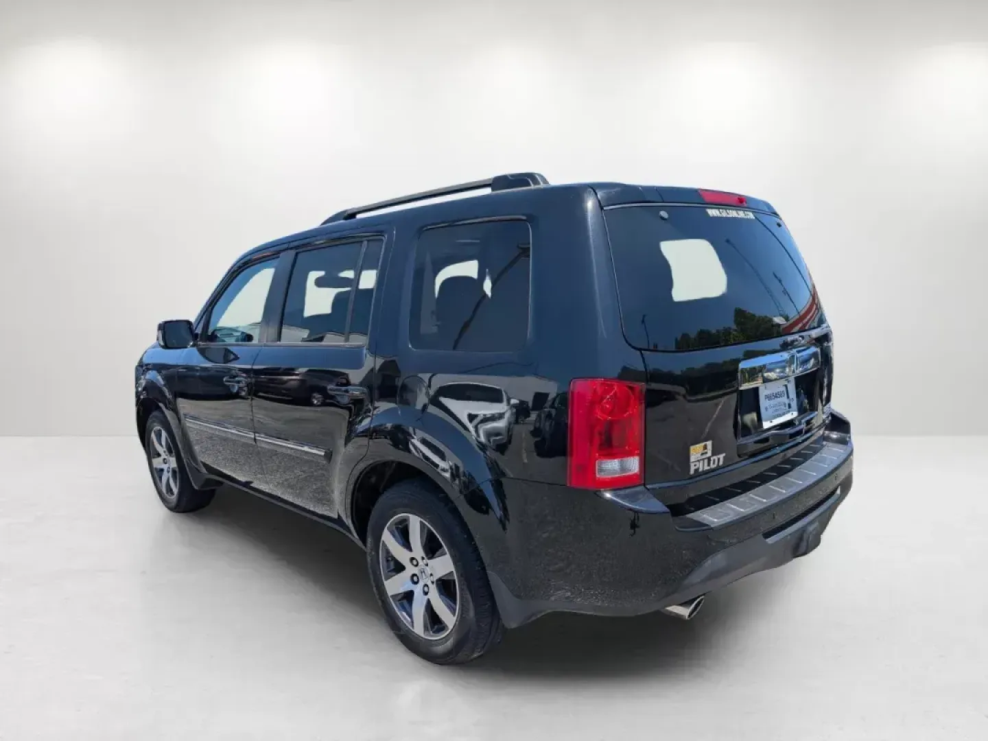 2013 Honda Pilot Touring (5FNYF4H99DB) with an Gas V6 3.5L/212 engine, 5-Speed Automatic transmission, located at 3959 U.S. 80 W, Phenix City, AL, 36870, (334) 297-4885, 32.469296, -85.135185 - 2013 Honda Pilot Touring - Photo#7