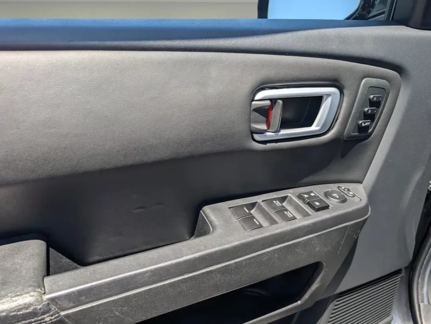 2013 Honda Pilot Touring (5FNYF4H99DB) with an Gas V6 3.5L/212 engine, 5-Speed Automatic transmission, located at 3959 U.S. 80 W, Phenix City, AL, 36870, (334) 297-4885, 32.469296, -85.135185 - 2013 Honda Pilot Touring - Photo#9