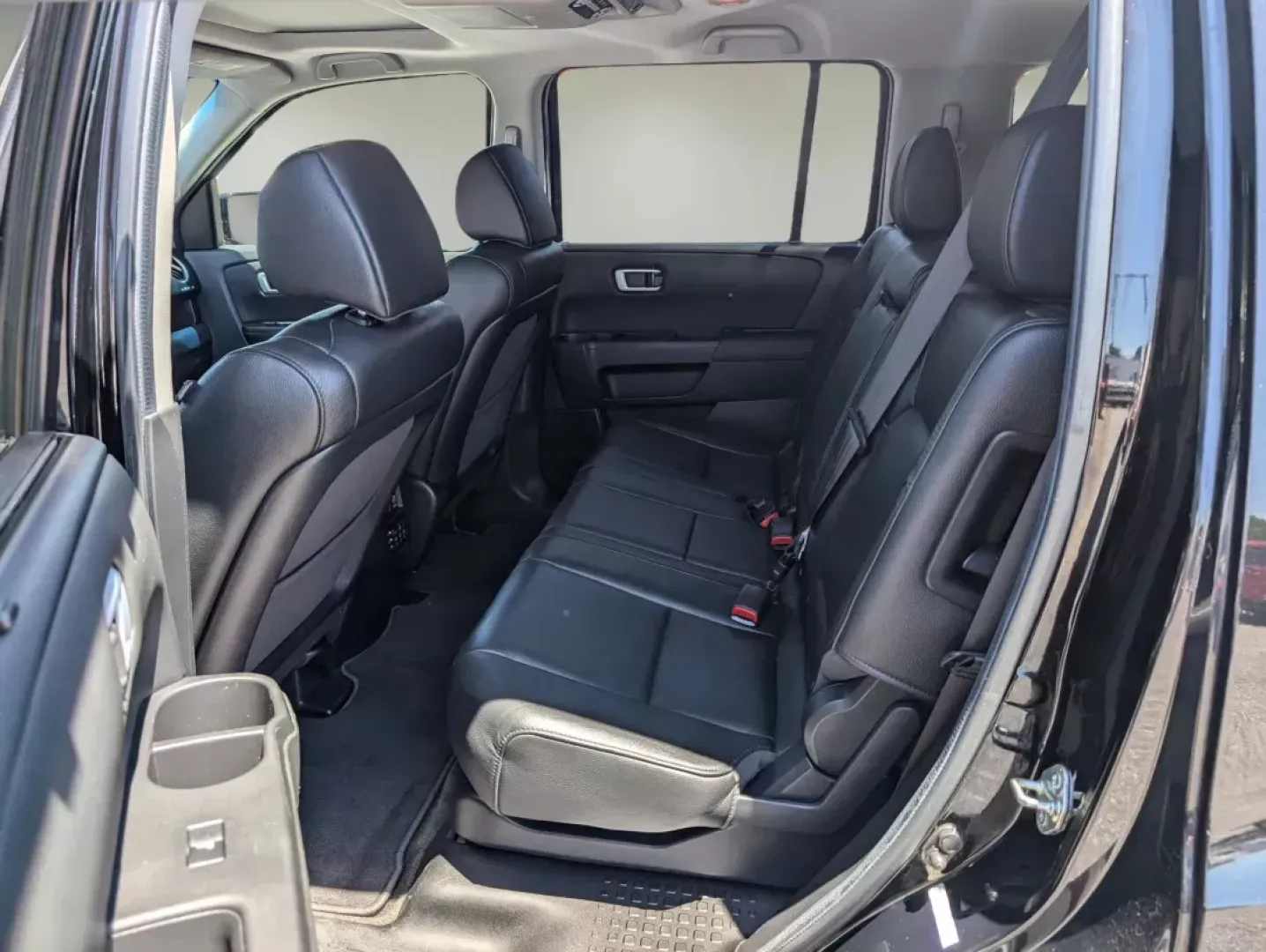 2013 Honda Pilot Touring (5FNYF4H99DB) with an Gas V6 3.5L/212 engine, 5-Speed Automatic transmission, located at 3959 U.S. 80 W, Phenix City, AL, 36870, (334) 297-4885, 32.469296, -85.135185 - 2013 Honda Pilot Touring - Photo#11