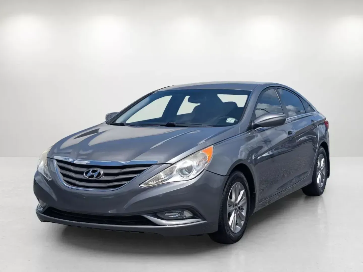 2013 /Gray Hyundai Sonata GLS (5NPEB4AC5DH) with an Gas I4 2.4L/144 engine, 6-Speed Automatic w/Manual Shift transmission, located at 3959 U.S. 80 W, Phenix City, AL, 36870, (334) 297-4885, 32.469296, -85.135185 - **Discover Your Perfect Commuter: 2013 Hyundai Sonata GLS at Gils Auto - Phenix City**<br /> <br /> Are you in search of a dependable vehicle that effortlessly blends style and comfort for your daily commute? Look no further than this stunning 2013 Hyundai Sonata GLS, available now at Gils Auto, you - Photo#1