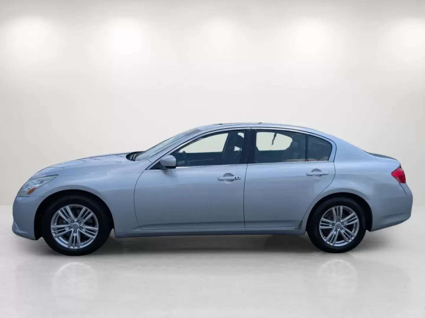 2013 /Graphite Infiniti G37 Sedan x (JN1CV6AR2DM) with an Other engine, located at 804 22nd Ave, Phenix City, AL, 36870, (334) 297-1860, 32.484749, -85.024475 - ### Experience Luxury and Reliability with the 2013 Infiniti G37 Sedan at Gils Auto - Your Trusted Buy Here Pay Here Dealership in Phenix City, AL!<br /> <br /> Are you searching for the perfect vehicle that combines luxury, comfort, and reliability? Look no further than the stunning 2013 Infiniti G - Photo#7