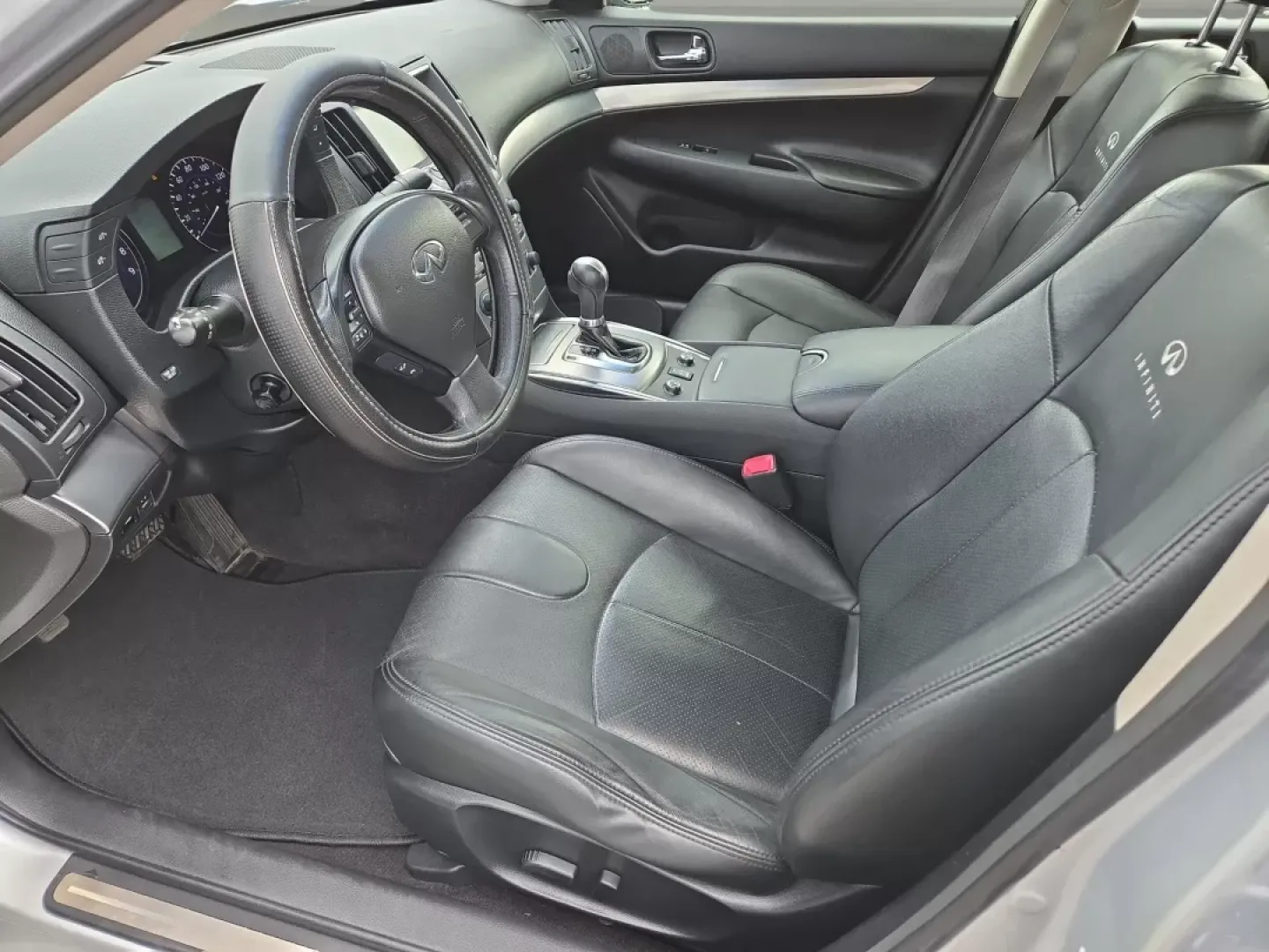 2013 /Graphite Infiniti G37 Sedan x (JN1CV6AR5DM) with an Other engine, located at 5115 14th Ave., Columbus, GA, 31904, (706) 323-0345, 32.511494, -84.971046 - **Elevate Your Daily Drive with the 2013 Infiniti G37 Sedan from Gils Auto - Phenix City!**<br /> <br /> Imagine cruising through the picturesque streets of Phenix City, AL, in a refined sedan that combines luxury with performance. Whether you're commuting to work, running errands around town, or em - Photo#11