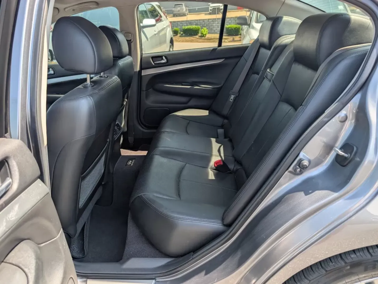 2013 /Graphite Infiniti G37 Sedan Journey (JN1CV6AP2DM) with an Other engine, located at 3959 U.S. 80 W, Phenix City, AL, 36870, (334) 297-4885, 32.469296, -85.135185 - **Elevate Your Daily Drive with the 2013 Infiniti G37 Sedan!**<br /> <br /> Are you ready to transform your daily commute into a luxurious experience? Look no further than this stunning 2013 Infiniti G37 Sedan, now available at Gils Auto in Phenix City, AL! Whether you're navigating the bustling str - Photo#10