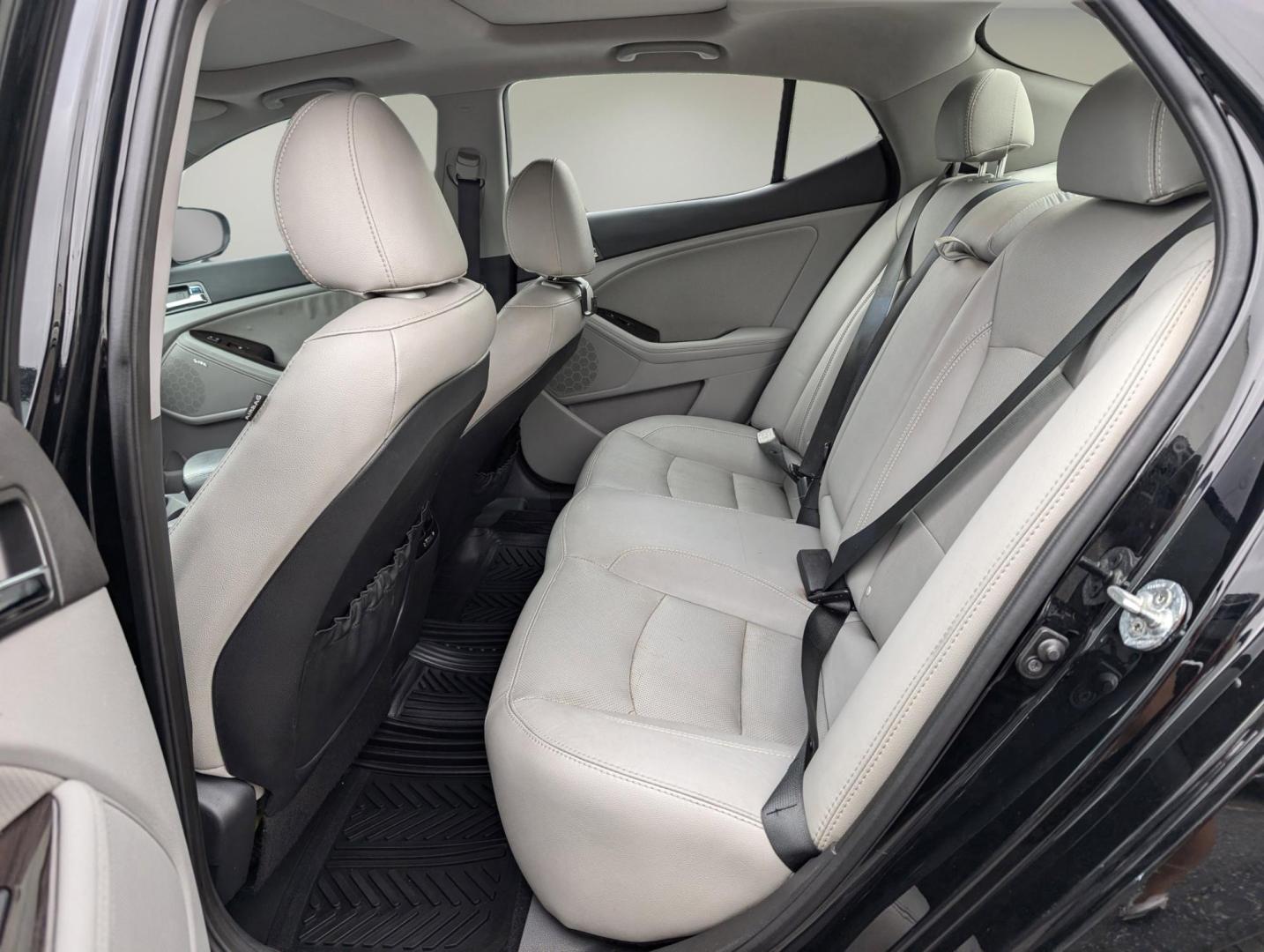 2013 /Gray Kia Optima EX (5XXGN4A71DG) with an Gas I4 2.4L/144 engine, 6-Speed Automatic w/manual shift transmission, located at 804 22nd Ave, Phenix City, AL, 36870, (334) 297-1860, 32.484749, -85.024475 - 2013 Kia Optima EX - Photo#10