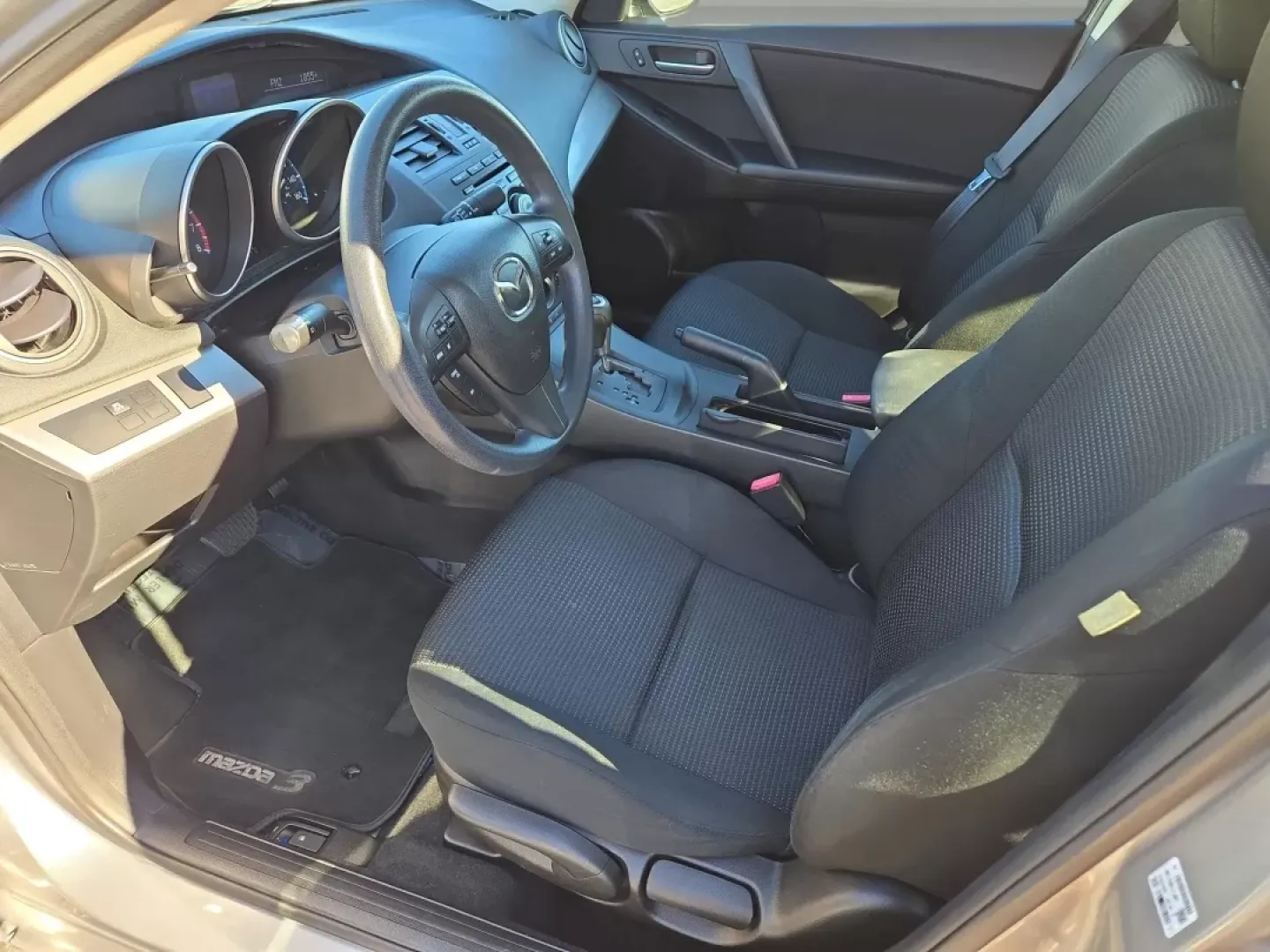 2013 Mazda Mazda3 i Sport (JM1BL1U79D1) with an Other engine, located at 1430 Gateway Drive, Opelika, AL, 36801, (334) 239-0944, 32.637871, -85.409790 - **Discover Your Next Adventure with the 2013 Mazda3 i Sport at Gils Auto!**<br /> <br /> Are you ready to elevate your daily commute or embark on weekend adventures? Look no further than this 2013 Mazda3 i Sport, available now at Gils Auto in Phenix City, AL. Designed for budget-conscious buyers, th - Photo#11