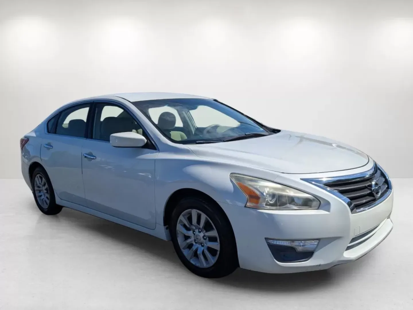 2013 /Beige Nissan Altima 2.5 S (1N4AL3APXDN) with an Other engine, located at 3959 U.S. 80 W, Phenix City, AL, 36870, (334) 297-4885, 32.469296, -85.135185 - Are you ready to elevate your driving experience? Whether you're commuting to work, running errands, or planning weekend getaways, the 2013 Nissan Altima 2.5 S is the perfect companion for your lifestyle. This sedan seamlessly combines comfort, fuel efficiency, and modern technology, making it an id - Photo#2
