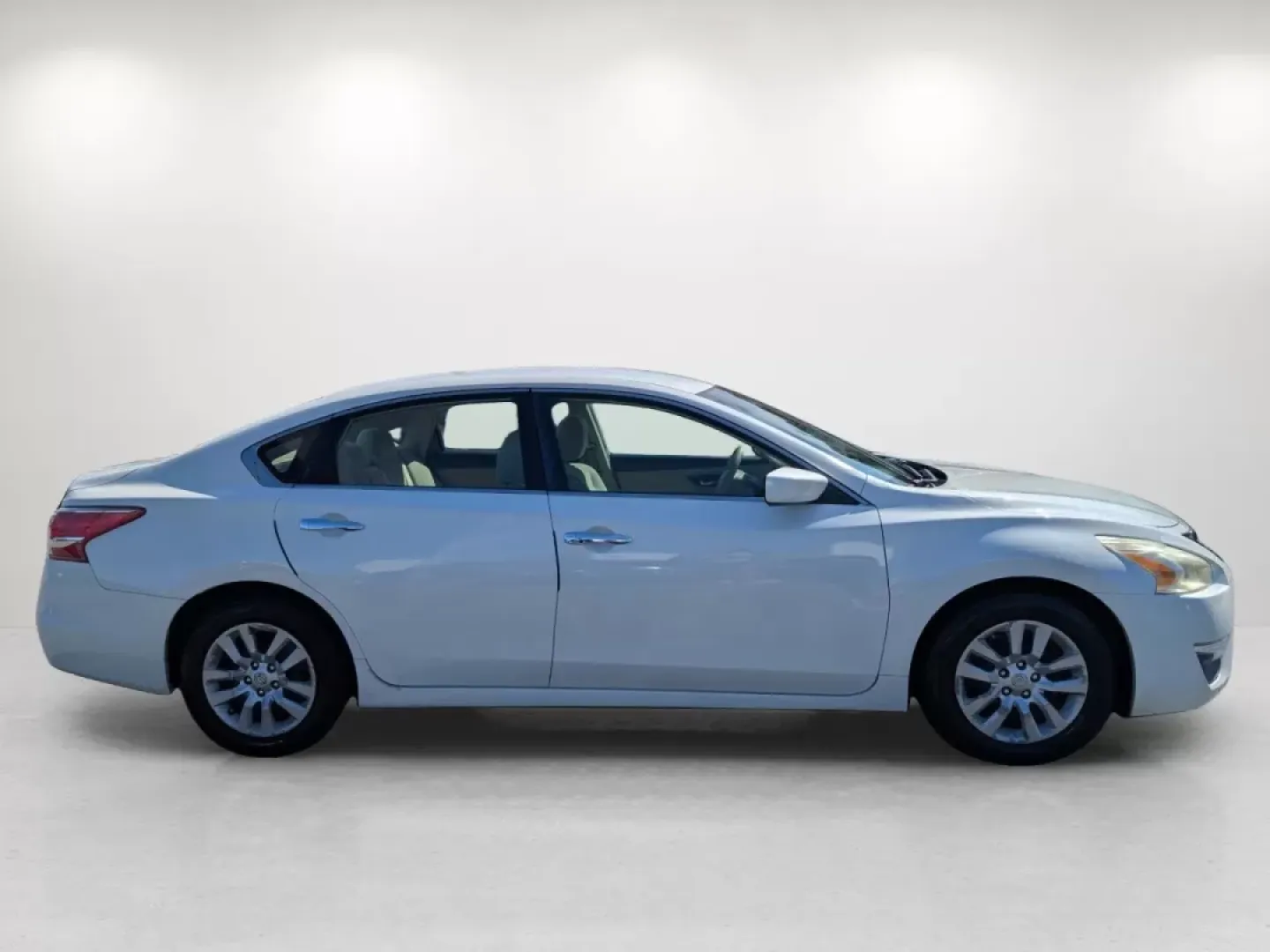 2013 /Beige Nissan Altima 2.5 S (1N4AL3APXDN) with an Other engine, located at 3959 U.S. 80 W, Phenix City, AL, 36870, (334) 297-4885, 32.469296, -85.135185 - Are you ready to elevate your driving experience? Whether you're commuting to work, running errands, or planning weekend getaways, the 2013 Nissan Altima 2.5 S is the perfect companion for your lifestyle. This sedan seamlessly combines comfort, fuel efficiency, and modern technology, making it an id - Photo#3