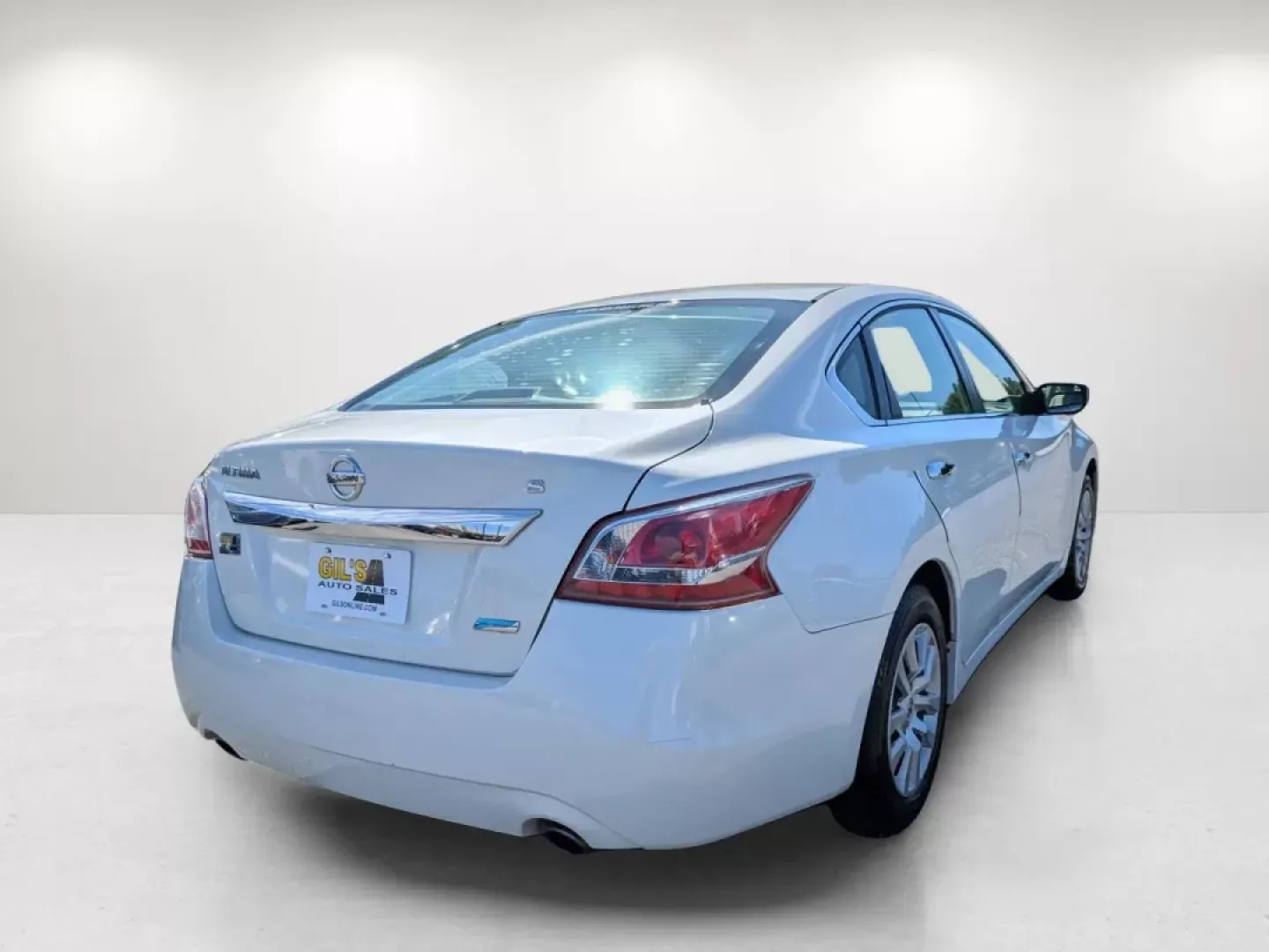 2013 /Beige Nissan Altima 2.5 S (1N4AL3APXDN) with an Other engine, located at 3959 U.S. 80 W, Phenix City, AL, 36870, (334) 297-4885, 32.469296, -85.135185 - Are you ready to elevate your driving experience? Whether you're commuting to work, running errands, or planning weekend getaways, the 2013 Nissan Altima 2.5 S is the perfect companion for your lifestyle. This sedan seamlessly combines comfort, fuel efficiency, and modern technology, making it an id - Photo#4