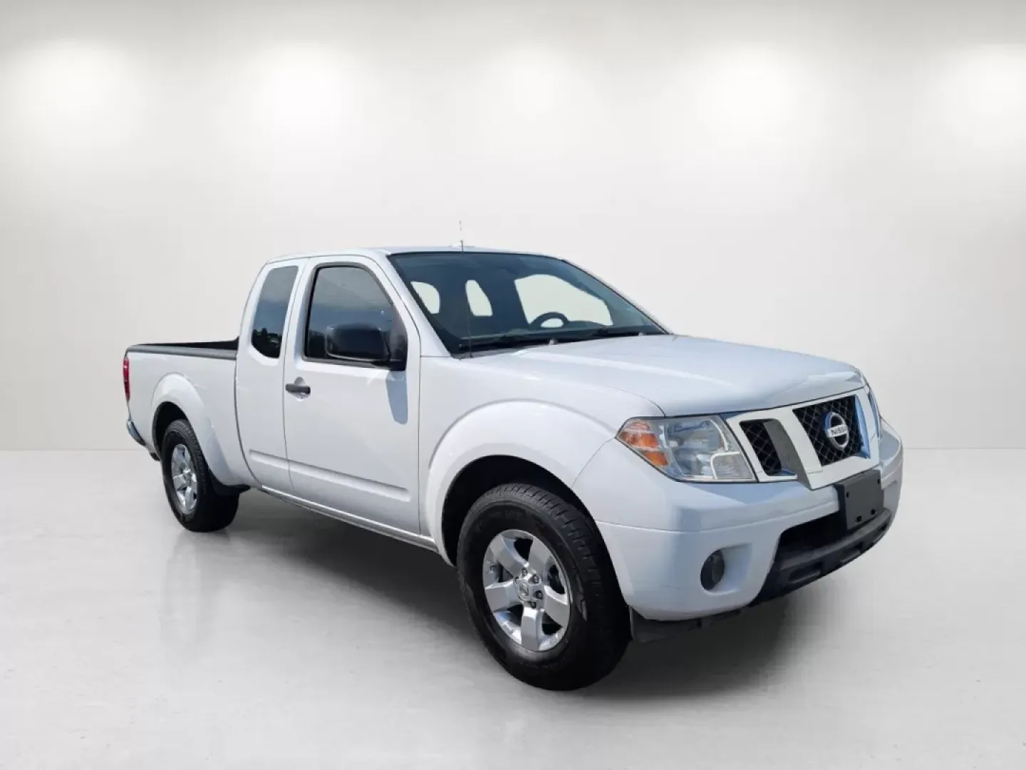 2013 /Beige Nissan Frontier SV (1N6AD0CU1DN) with an Other engine, located at 3959 U.S. 80 W, Phenix City, AL, 36870, (334) 297-4885, 32.469296, -85.135185 - **Elevate Your Weekend Adventures with the 2013 Nissan Frontier SV at Gils Auto!**<br /> <br /> Are you ready to tackle your weekend getaways or everyday errands with confidence and style? The 2013 Nissan Frontier SV Extended Cab Pickup, available now at Gils Auto in Phenix City, AL, is the perfect - Photo#2