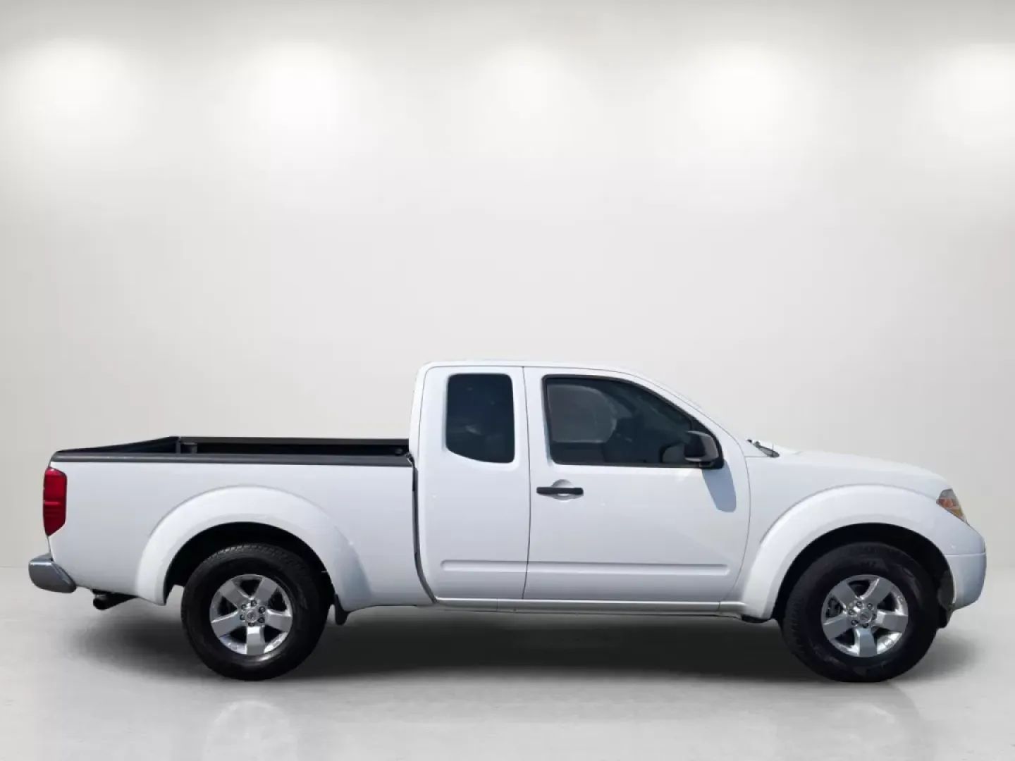 2013 /Beige Nissan Frontier SV (1N6AD0CU1DN) with an Other engine, located at 3959 U.S. 80 W, Phenix City, AL, 36870, (334) 297-4885, 32.469296, -85.135185 - **Elevate Your Weekend Adventures with the 2013 Nissan Frontier SV at Gils Auto!**<br /> <br /> Are you ready to tackle your weekend getaways or everyday errands with confidence and style? The 2013 Nissan Frontier SV Extended Cab Pickup, available now at Gils Auto in Phenix City, AL, is the perfect - Photo#3