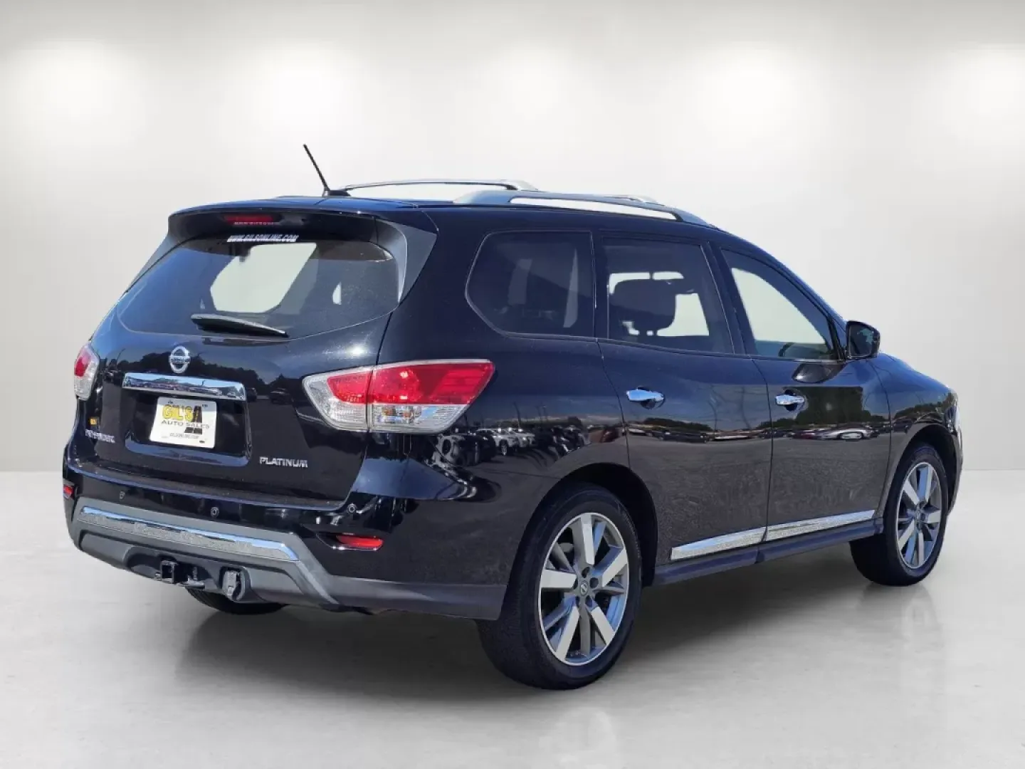 2013 /Almond Nissan Pathfinder Platinum (5N1AR2MN4DC) with an Other engine, located at 3959 U.S. 80 W, Phenix City, AL, 36870, (334) 297-4885, 32.469296, -85.135185 - **Explore Adventure with the 2013 Nissan Pathfinder Platinum Your Family's Perfect Companion!**<br /> <br /> Are you ready to elevate your family outings or weekend adventures? The 2013 Nissan Pathfinder Platinum is designed to accommodate your active lifestyle effortlessly. With spacious seating f - Photo#5