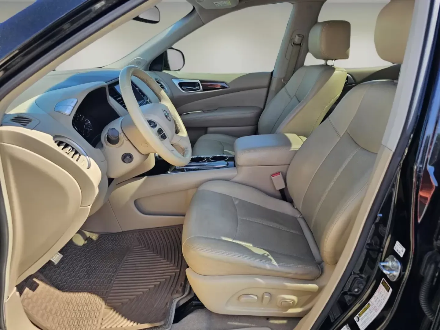 2013 /Almond Nissan Pathfinder Platinum (5N1AR2MN4DC) with an Other engine, located at 3959 U.S. 80 W, Phenix City, AL, 36870, (334) 297-4885, 32.469296, -85.135185 - **Explore Adventure with the 2013 Nissan Pathfinder Platinum Your Family's Perfect Companion!**<br /> <br /> Are you ready to elevate your family outings or weekend adventures? The 2013 Nissan Pathfinder Platinum is designed to accommodate your active lifestyle effortlessly. With spacious seating f - Photo#10