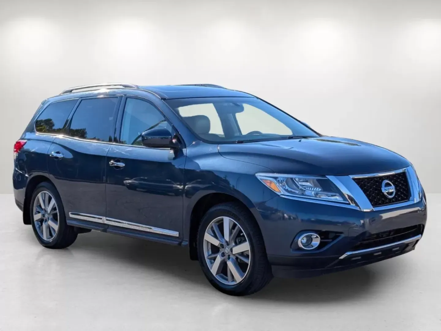 2013 /Almond Nissan Pathfinder Platinum (5N1AR2MM6DC) with an Other engine, located at 804 22nd Ave, Phenix City, AL, 36870, (334) 297-1860, 32.484749, -85.024475 - **Explore New Adventures with the 2013 Nissan Pathfinder Platinum at Gils Auto in Phenix City, AL!**<br /> <br /> Are you ready to elevate your family outings, weekend getaways, and daily commutes? The 2013 Nissan Pathfinder Platinum is the perfect SUV for those who crave versatility and comfort in - Photo#2
