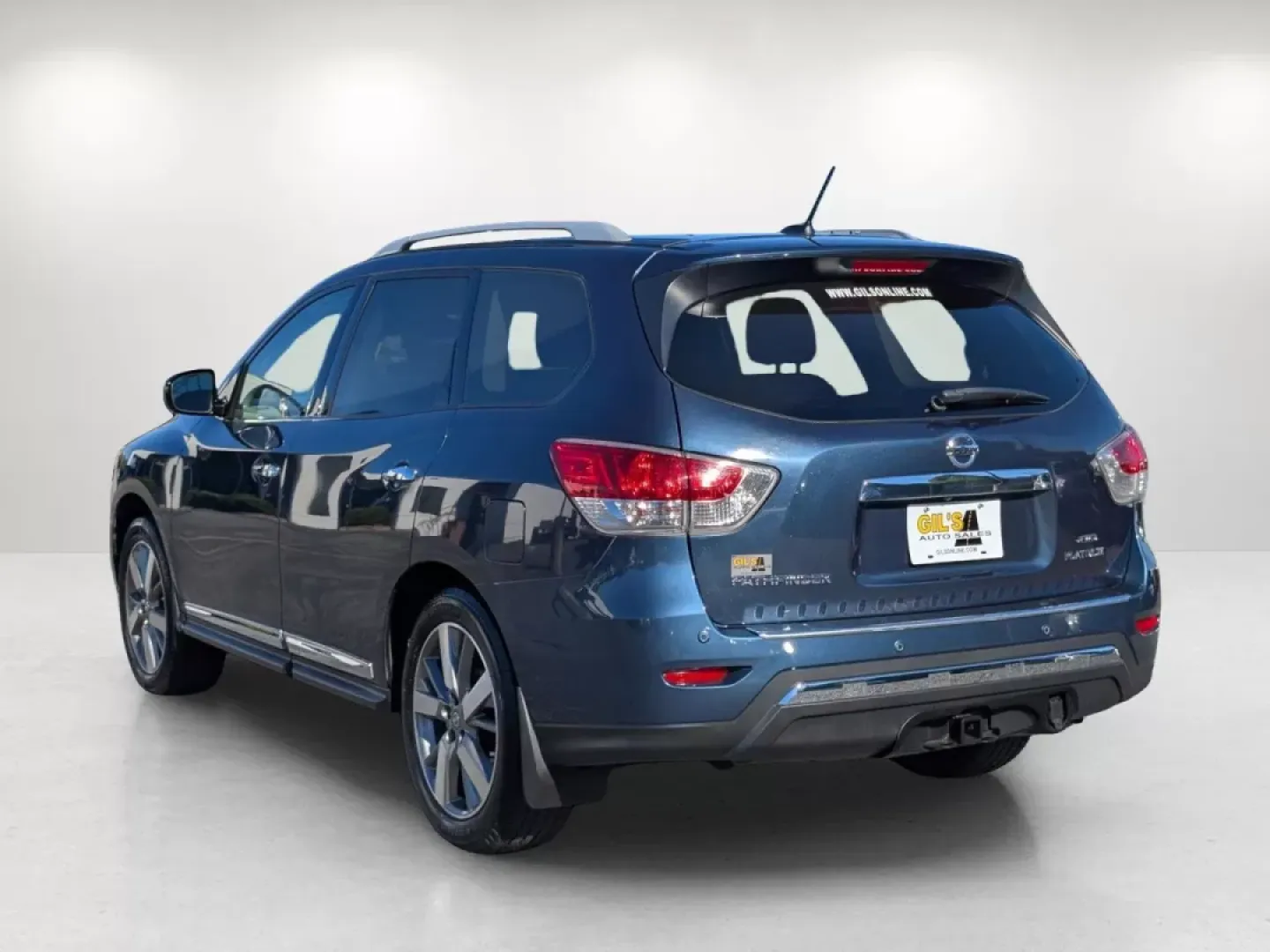 2013 /Almond Nissan Pathfinder Platinum (5N1AR2MM6DC) with an Other engine, located at 804 22nd Ave, Phenix City, AL, 36870, (334) 297-1860, 32.484749, -85.024475 - **Explore New Adventures with the 2013 Nissan Pathfinder Platinum at Gils Auto in Phenix City, AL!**<br /> <br /> Are you ready to elevate your family outings, weekend getaways, and daily commutes? The 2013 Nissan Pathfinder Platinum is the perfect SUV for those who crave versatility and comfort in - Photo#6