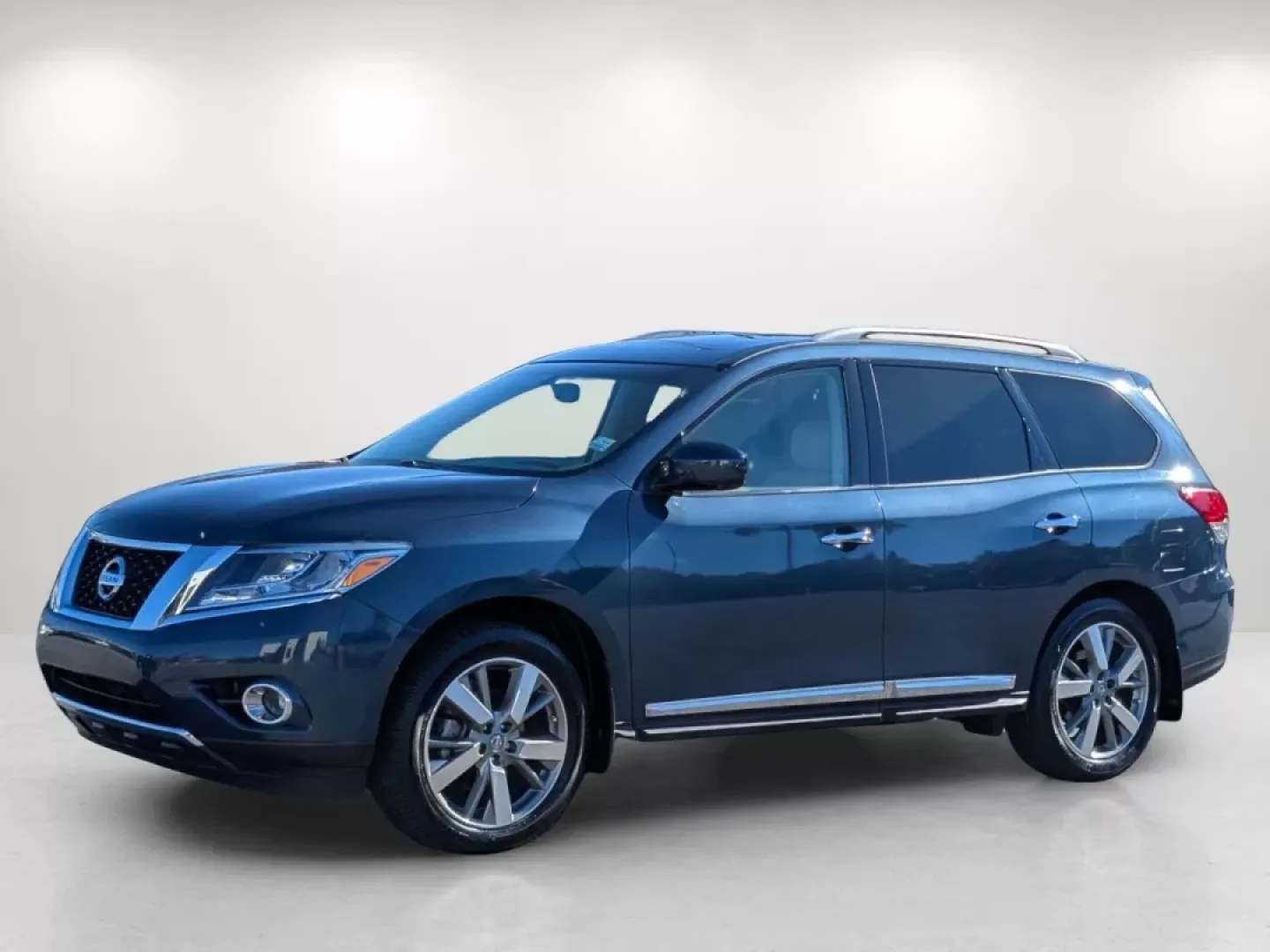 2013 /Almond Nissan Pathfinder Platinum (5N1AR2MM6DC) with an Other engine, located at 804 22nd Ave, Phenix City, AL, 36870, (334) 297-1860, 32.484749, -85.024475 - **Explore New Adventures with the 2013 Nissan Pathfinder Platinum at Gils Auto in Phenix City, AL!**<br /> <br /> Are you ready to elevate your family outings, weekend getaways, and daily commutes? The 2013 Nissan Pathfinder Platinum is the perfect SUV for those who crave versatility and comfort in - Photo#7