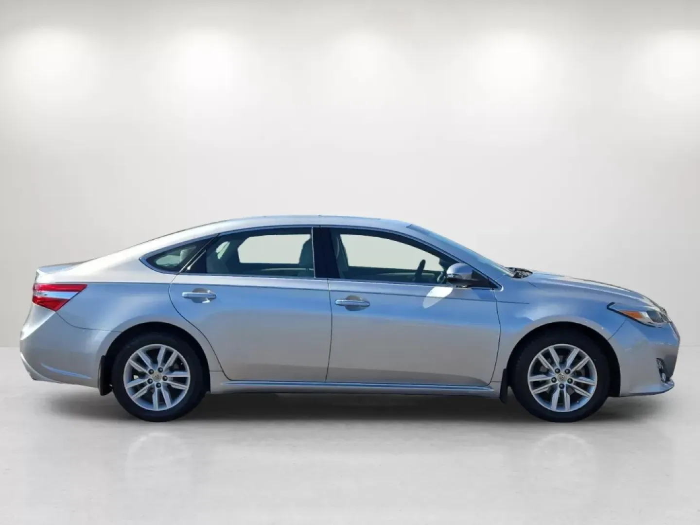 2013 Toyota Avalon XLE (4T1BK1EB9DU) with an Other engine, located at 521 Old Farm Lane Rd, Prattville, AL, 36066, (334) 325-1505, 32.482460, -86.416367 - **Drive in Style and Comfort with Our 2013 Toyota Avalon at Gils Auto, Prattville**<br /> <br /> Are you in the market for a reliable sedan that effortlessly combines style, comfort, and functionality? Look no further! The 2013 Toyota Avalon is the perfect vehicle for anyone seeking both luxury and - Photo#5