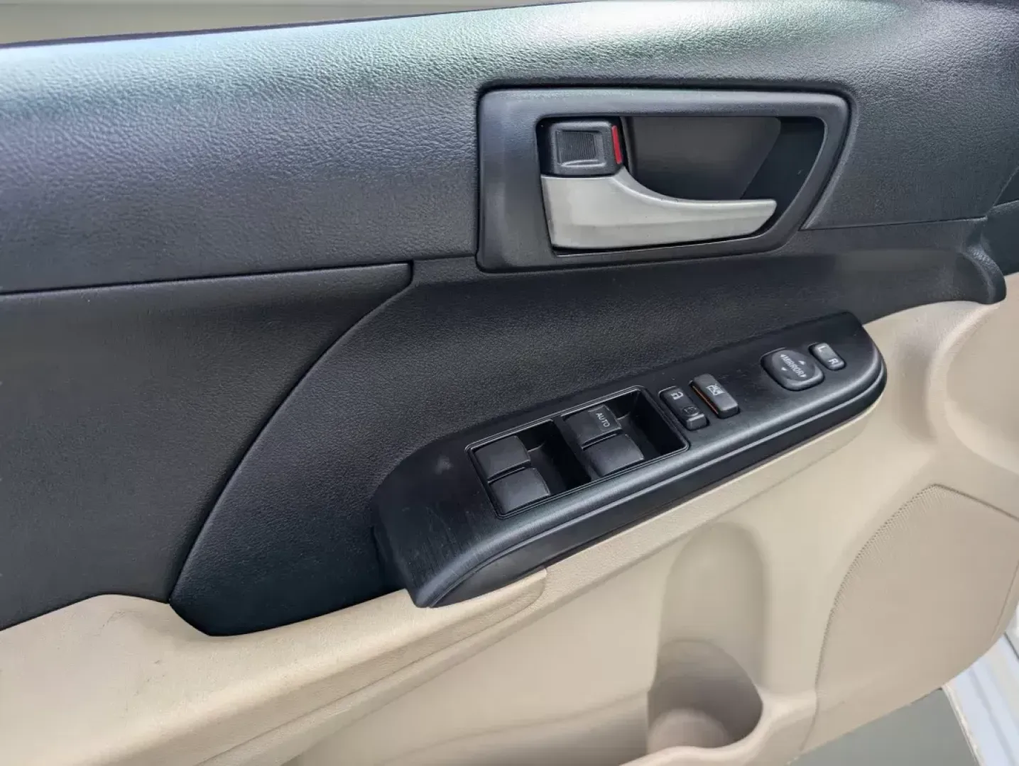 2013 Toyota Camry LE (4T1BF1FK5DU) with an Gas I4 2.5L/152 engine, 6-Speed Automatic w/Manual Shift transmission, located at 1430 Gateway Drive, Opelika, AL, 36801, (334) 239-0944, 32.637871, -85.409790 - 2013 Toyota Camry LE - Photo#8