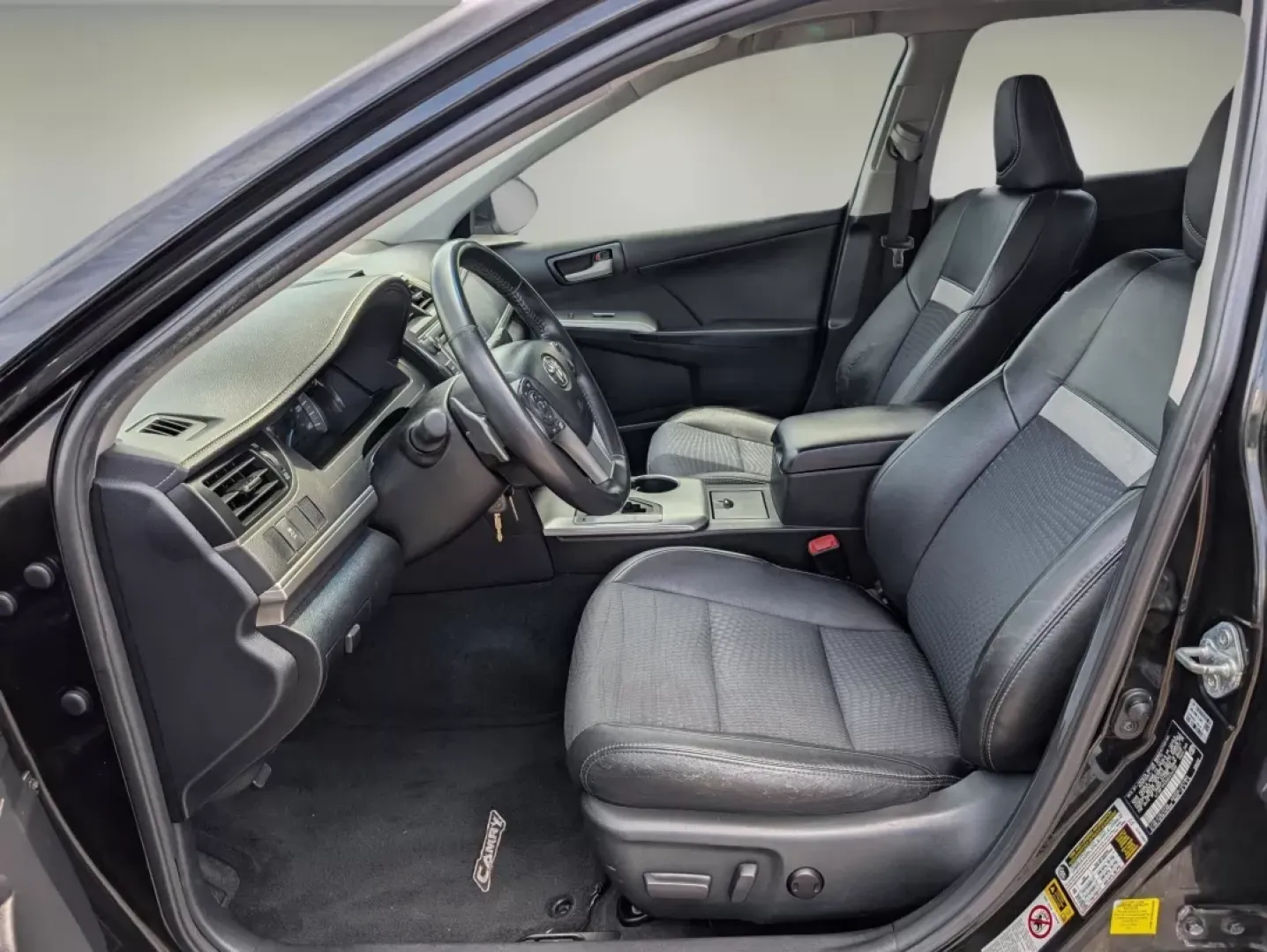 2013 Toyota Camry SE (4T1BF1FK5DU) with an Other engine, located at 1430 Gateway Drive, Opelika, AL, 36801, (334) 239-0944, 32.637871, -85.409790 - Are you ready to upgrade your daily drive with a reliable sedan that combines style and efficiency? Look no further than this stunning 2013 Toyota Camry SE, available now at Gils Auto in Phenix City, AL! Whether you're commuting through the bustling streets of downtown or running errands around the - Photo#9