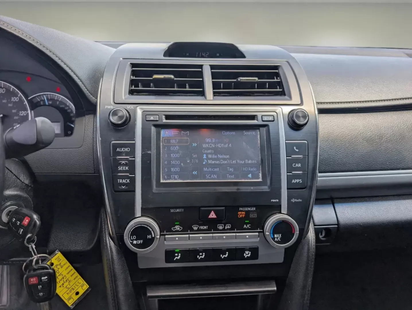 2013 Toyota Camry SE (4T1BF1FK5DU) with an Other engine, located at 1430 Gateway Drive, Opelika, AL, 36801, (334) 239-0944, 32.637871, -85.409790 - Are you ready to upgrade your daily drive with a reliable sedan that combines style and efficiency? Look no further than this stunning 2013 Toyota Camry SE, available now at Gils Auto in Phenix City, AL! Whether you're commuting through the bustling streets of downtown or running errands around the - Photo#13