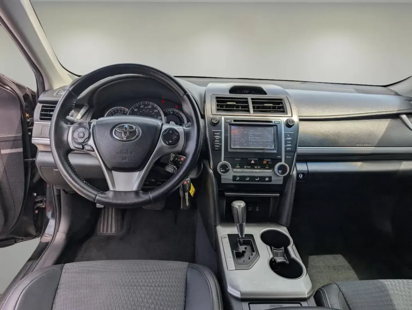 2013 Toyota Camry SE (4T1BF1FK5DU) with an Other engine, located at 1430 Gateway Drive, Opelika, AL, 36801, (334) 239-0944, 32.637871, -85.409790 - Are you ready to upgrade your daily drive with a reliable sedan that combines style and efficiency? Look no further than this stunning 2013 Toyota Camry SE, available now at Gils Auto in Phenix City, AL! Whether you're commuting through the bustling streets of downtown or running errands around the - Photo#17